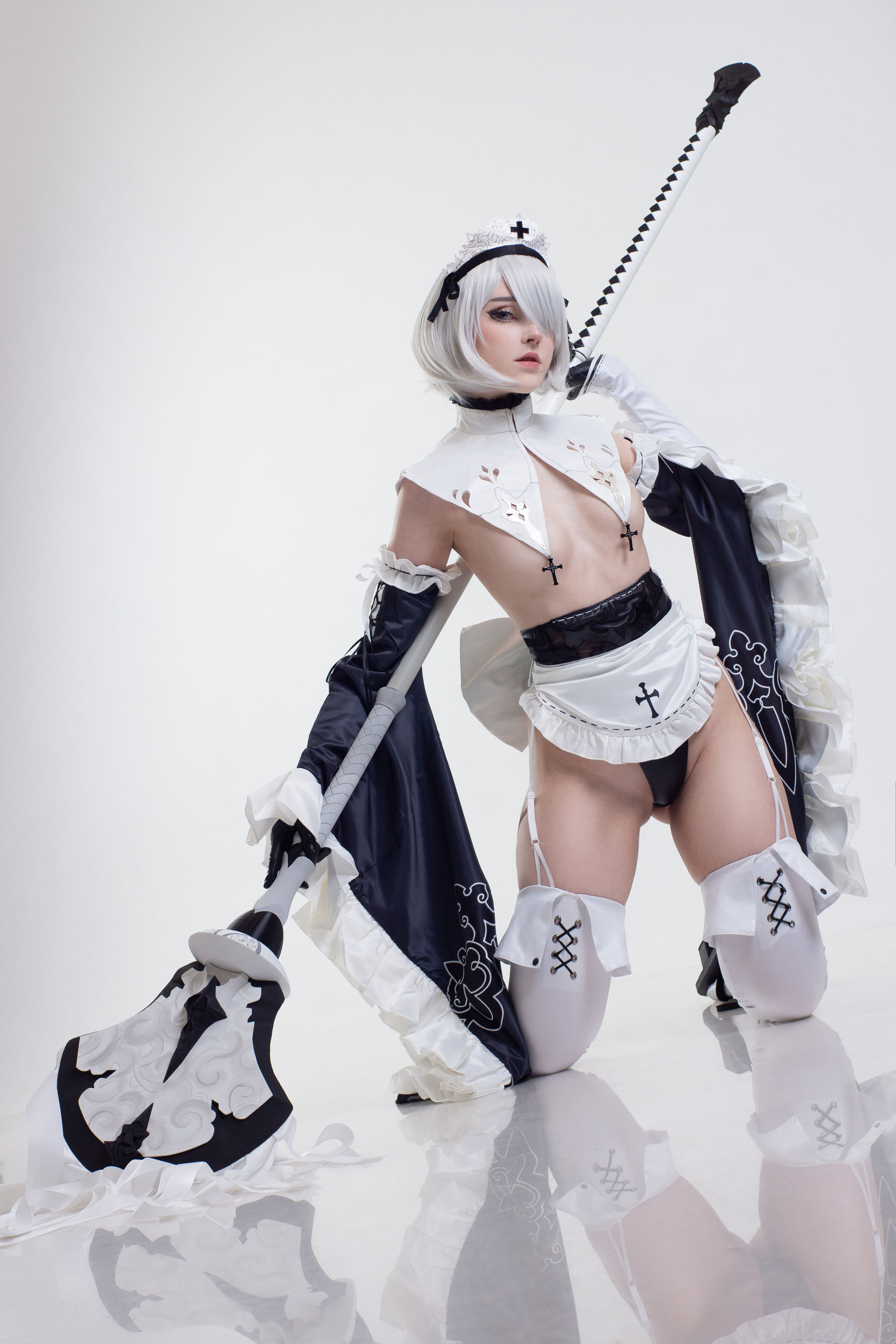 Candy Ball - Maid 2B 