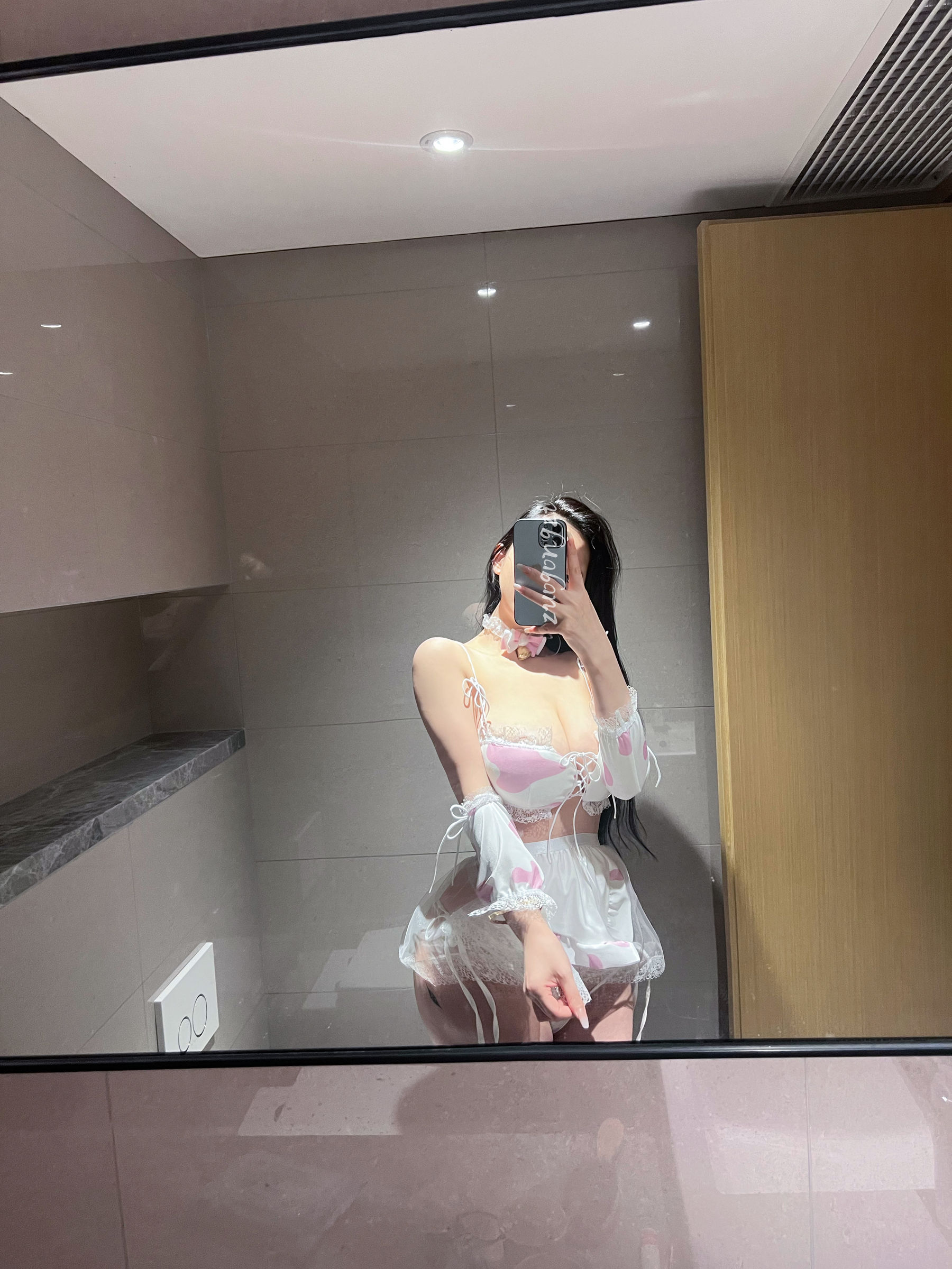 美臀女神左公子666 - 粉色奶牛 
