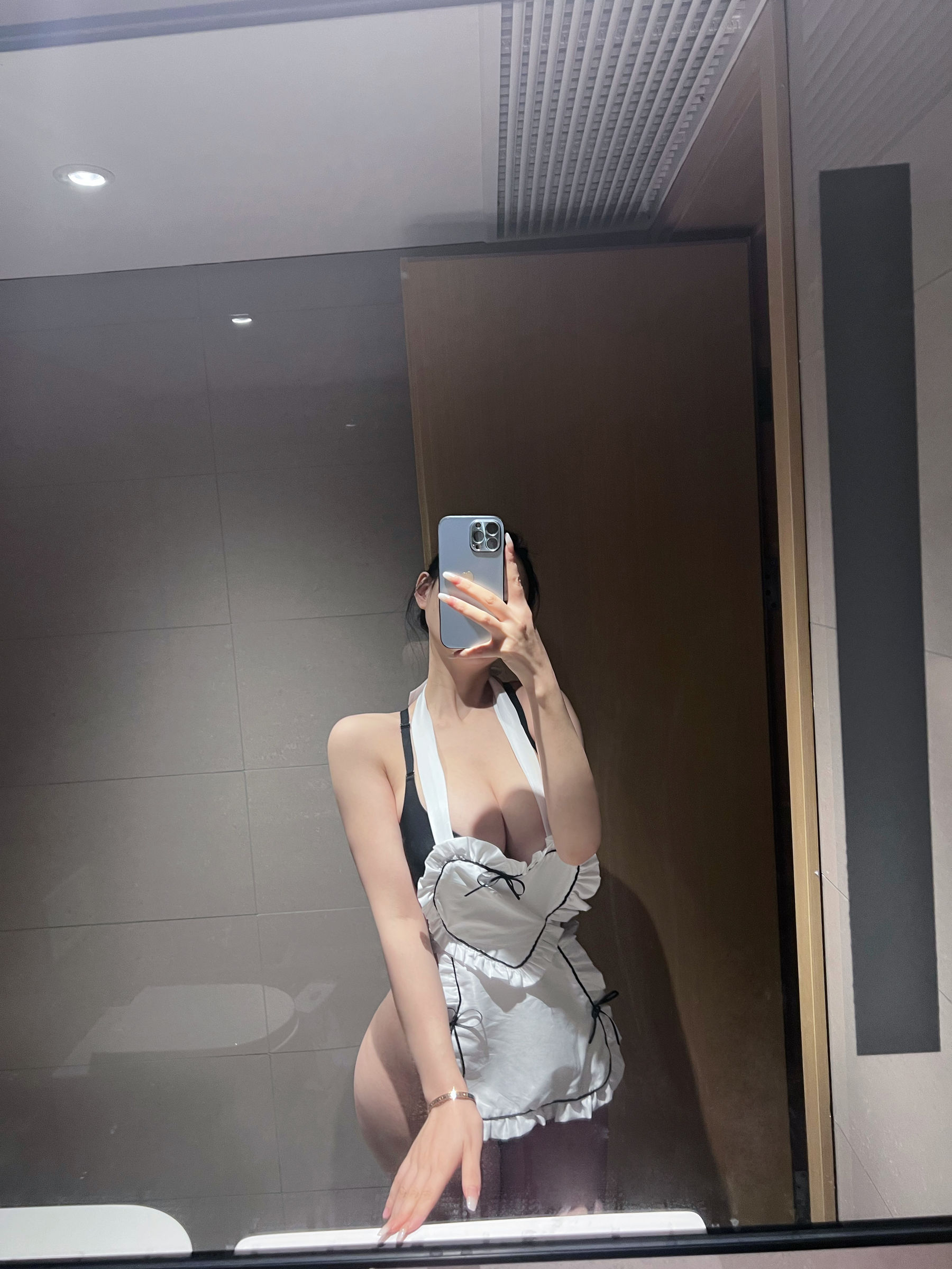 美臀女神左公子666 - 女仆 