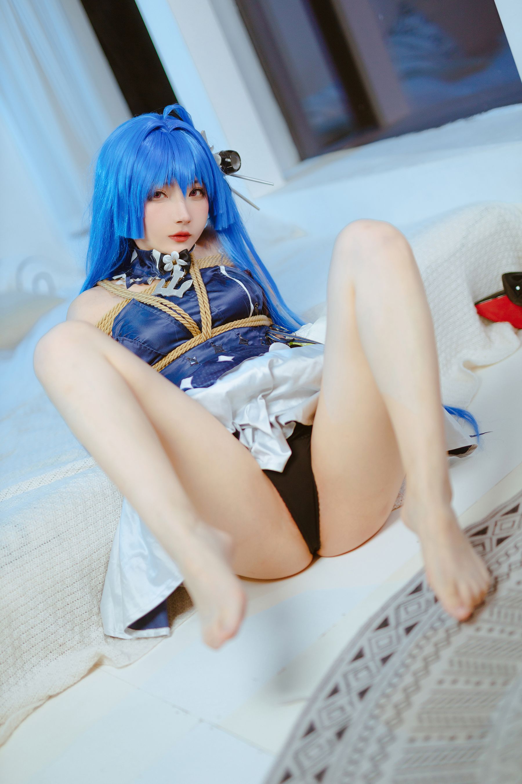 是三不是世w - Nikke胜利女神 海伦娜捆绑 