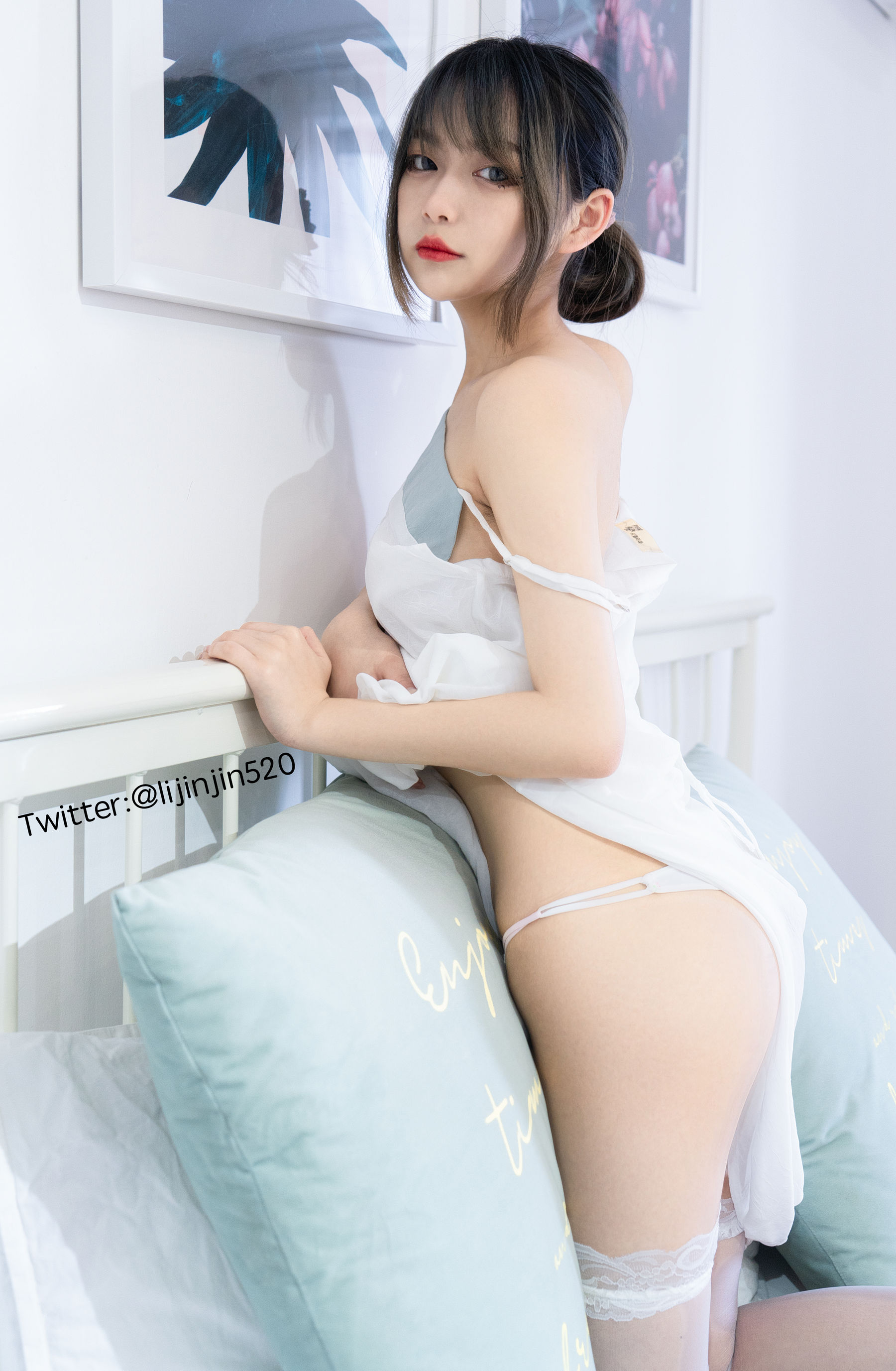 梨瑾瑾 - 室内吊带裙