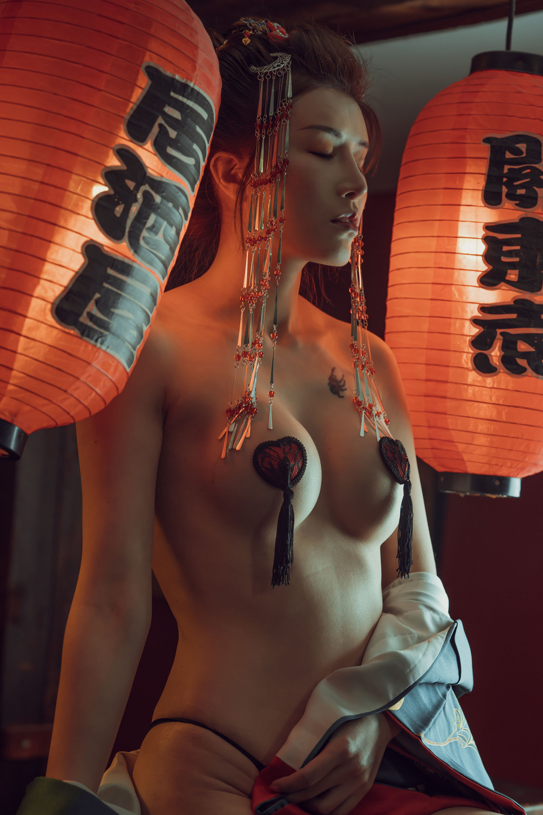 鹿八岁 - 酒醉的和服少女