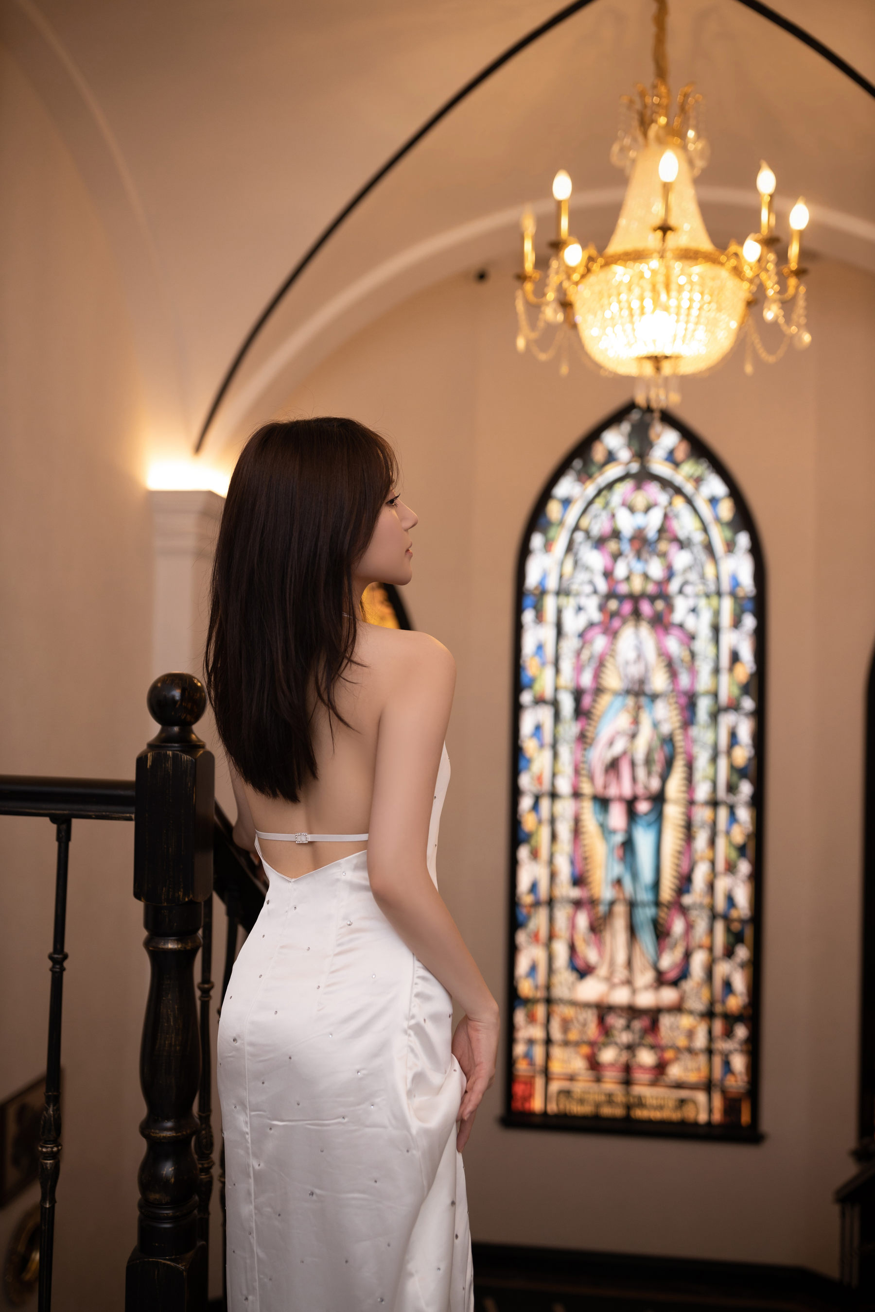 鱼子酱白色礼服写真