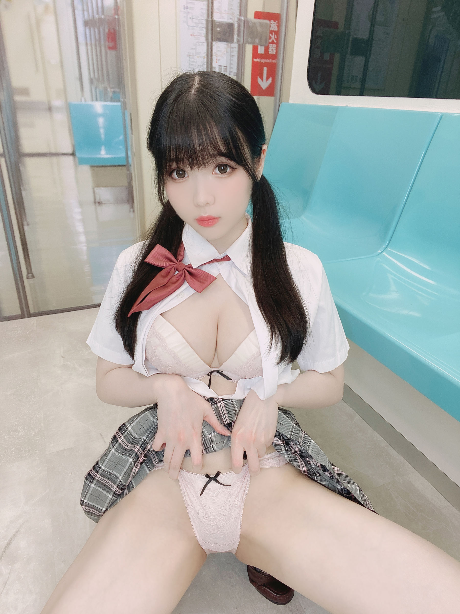 微博妹纸霜月shimo - JK格子裙
