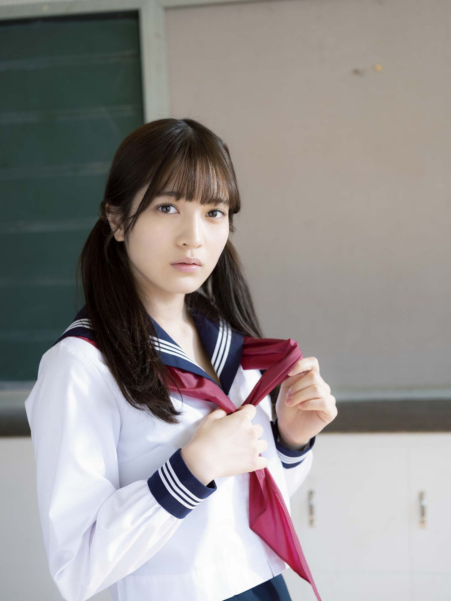Nanako Kurosaki 黒嵜菜々子 - Girl's graduation 少女の卒業
