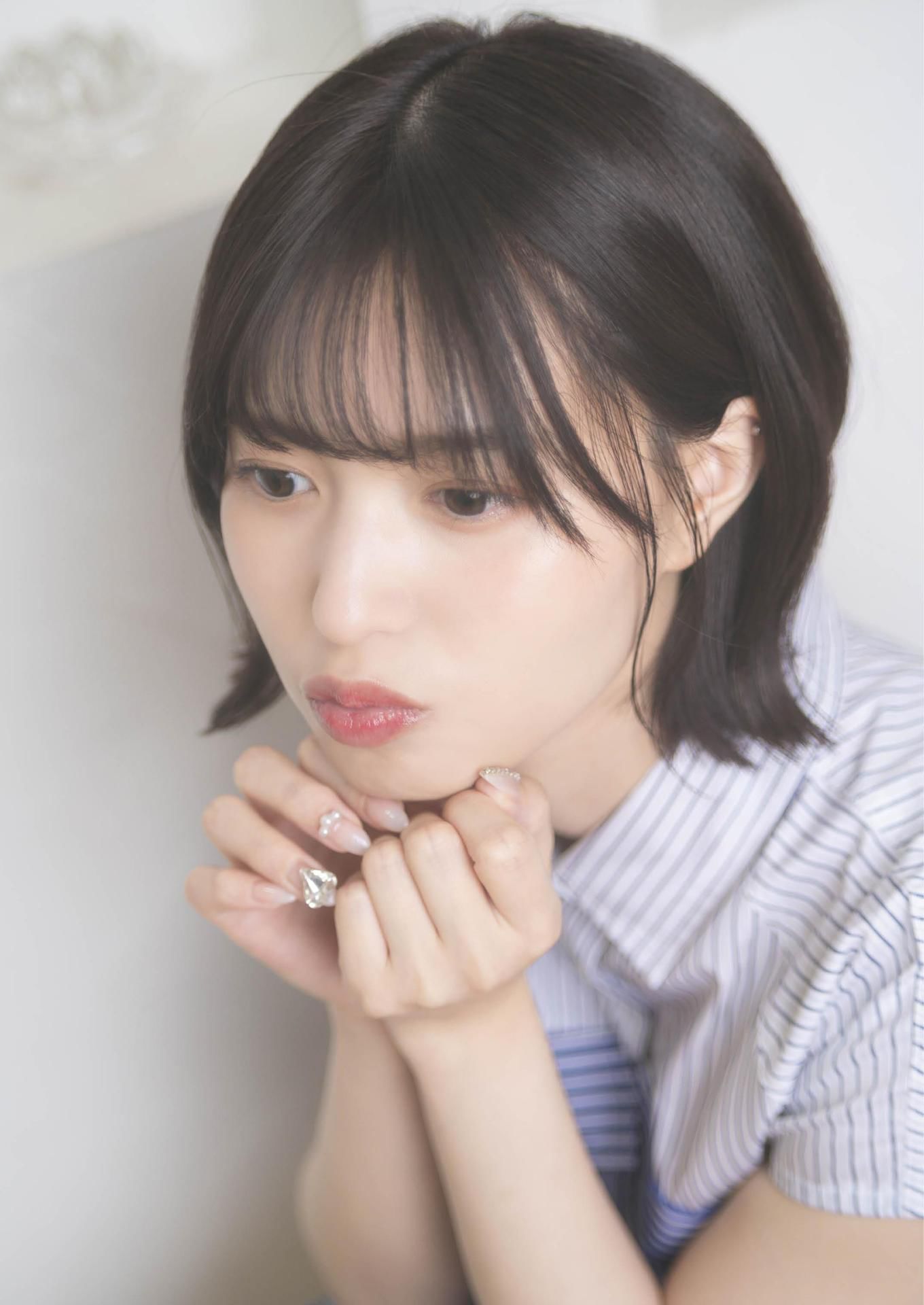 Shiika Arai 新井椎夏 - 1st Photobook I'm happy うれしいな