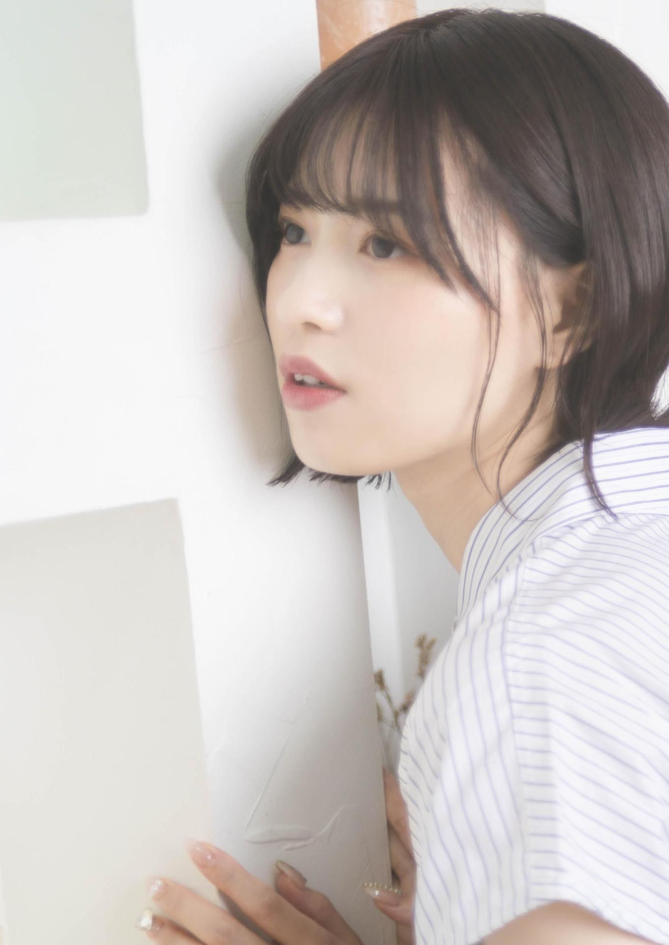 Shiika Arai 新井椎夏 - 1st Photobook I'm happy うれしいな
