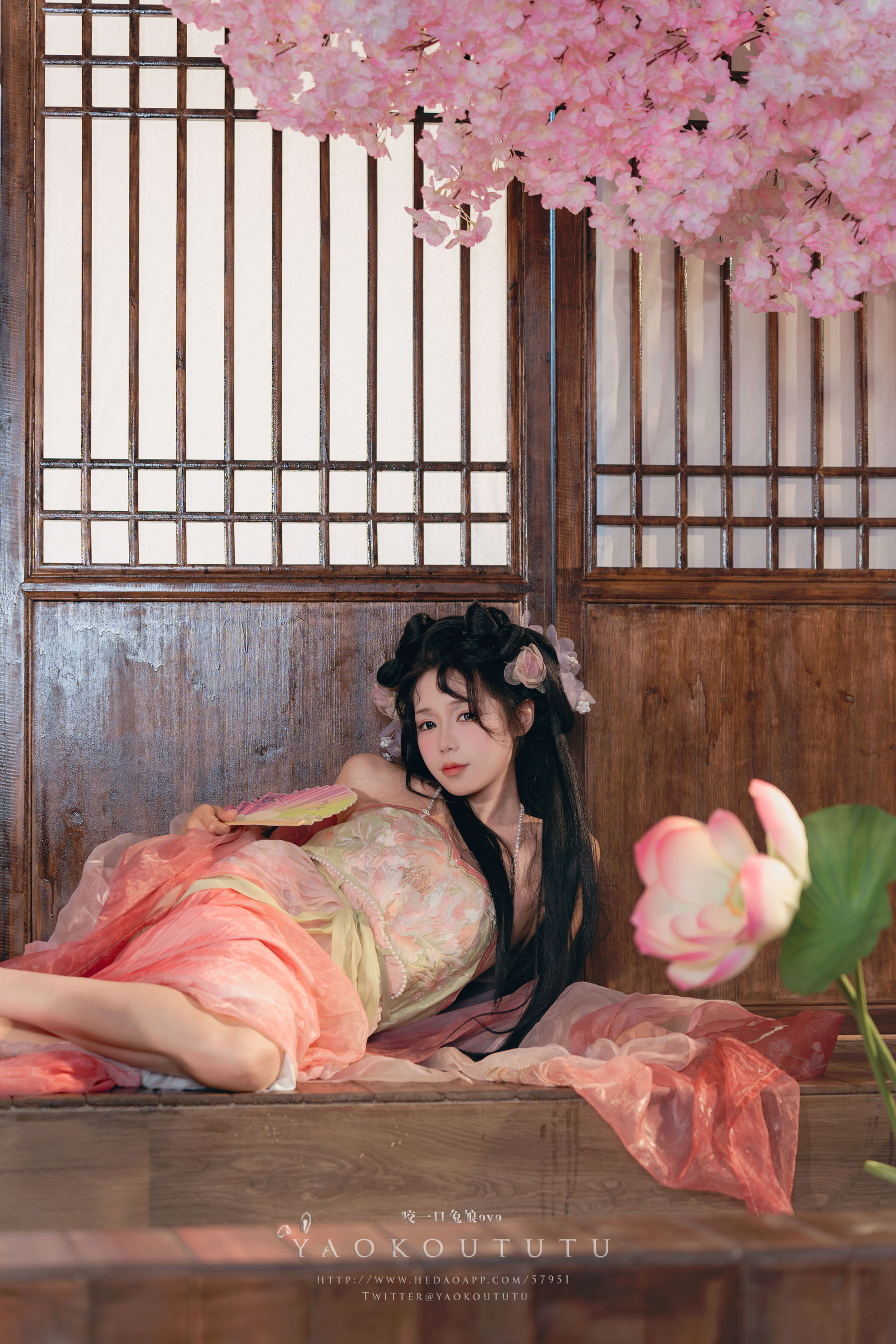 咬一口兔娘 - 游园惊梦