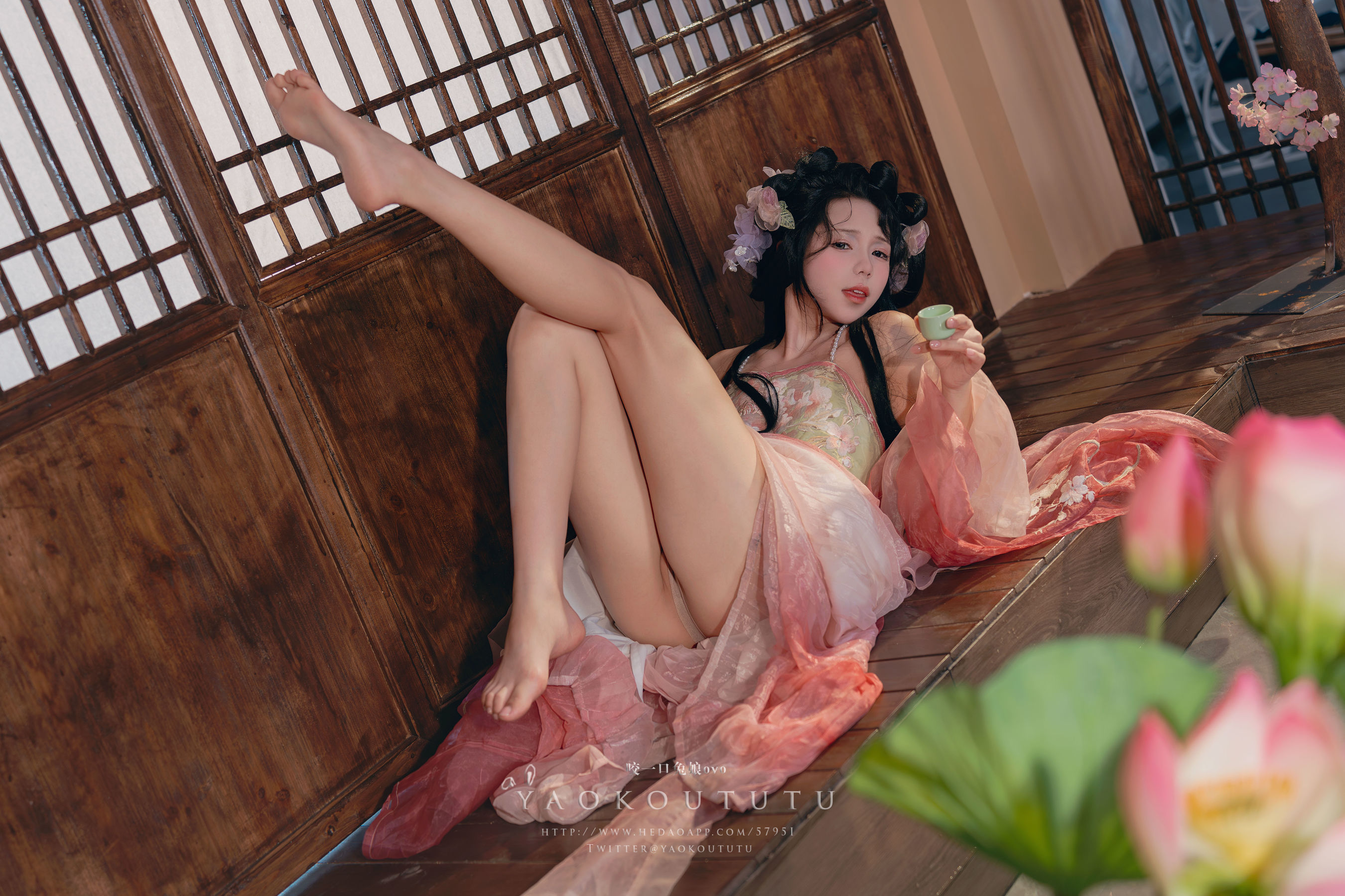 咬一口兔娘 - 游园惊梦