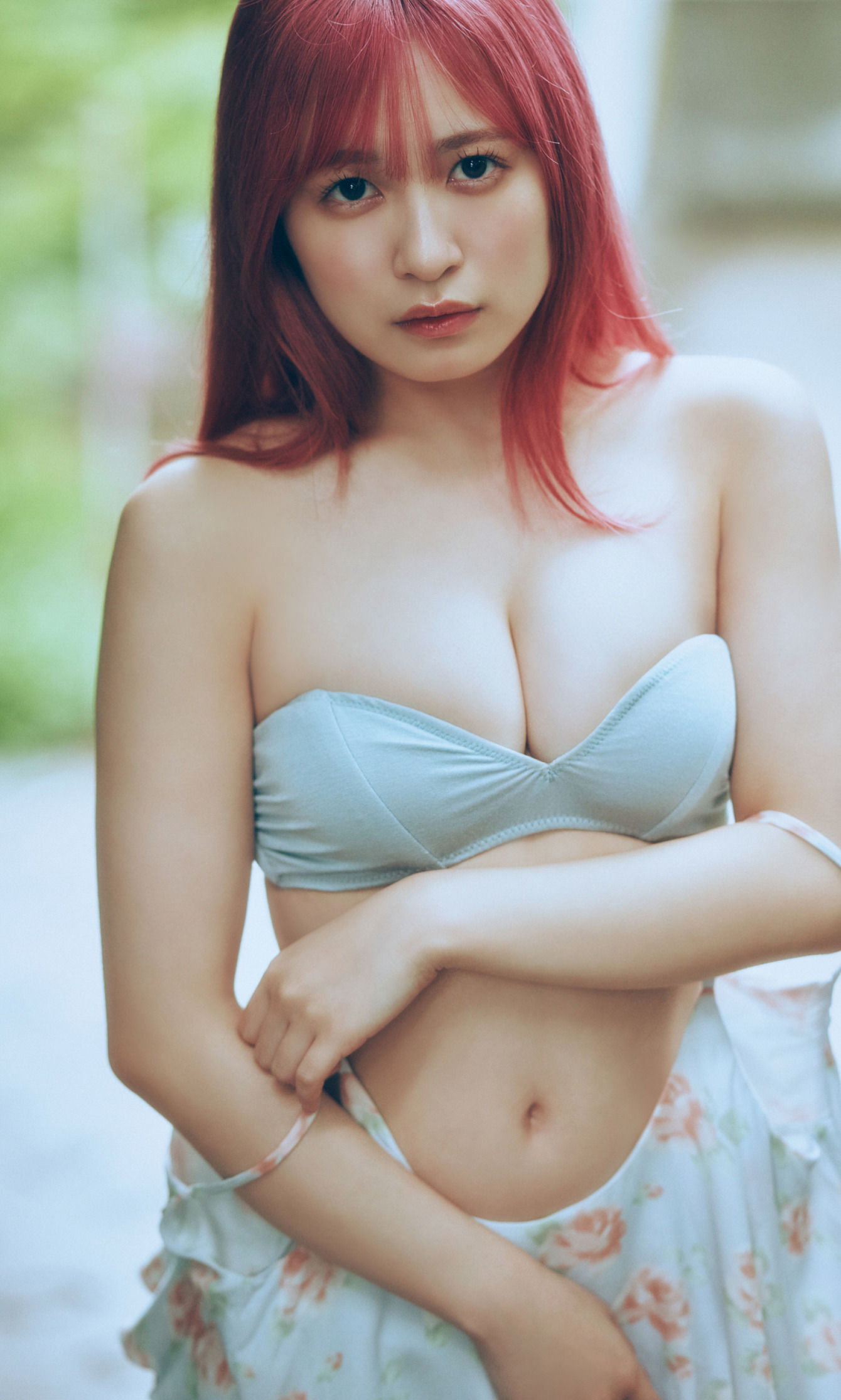 早川渚紗 写真集「梅雨なピンクダーク」