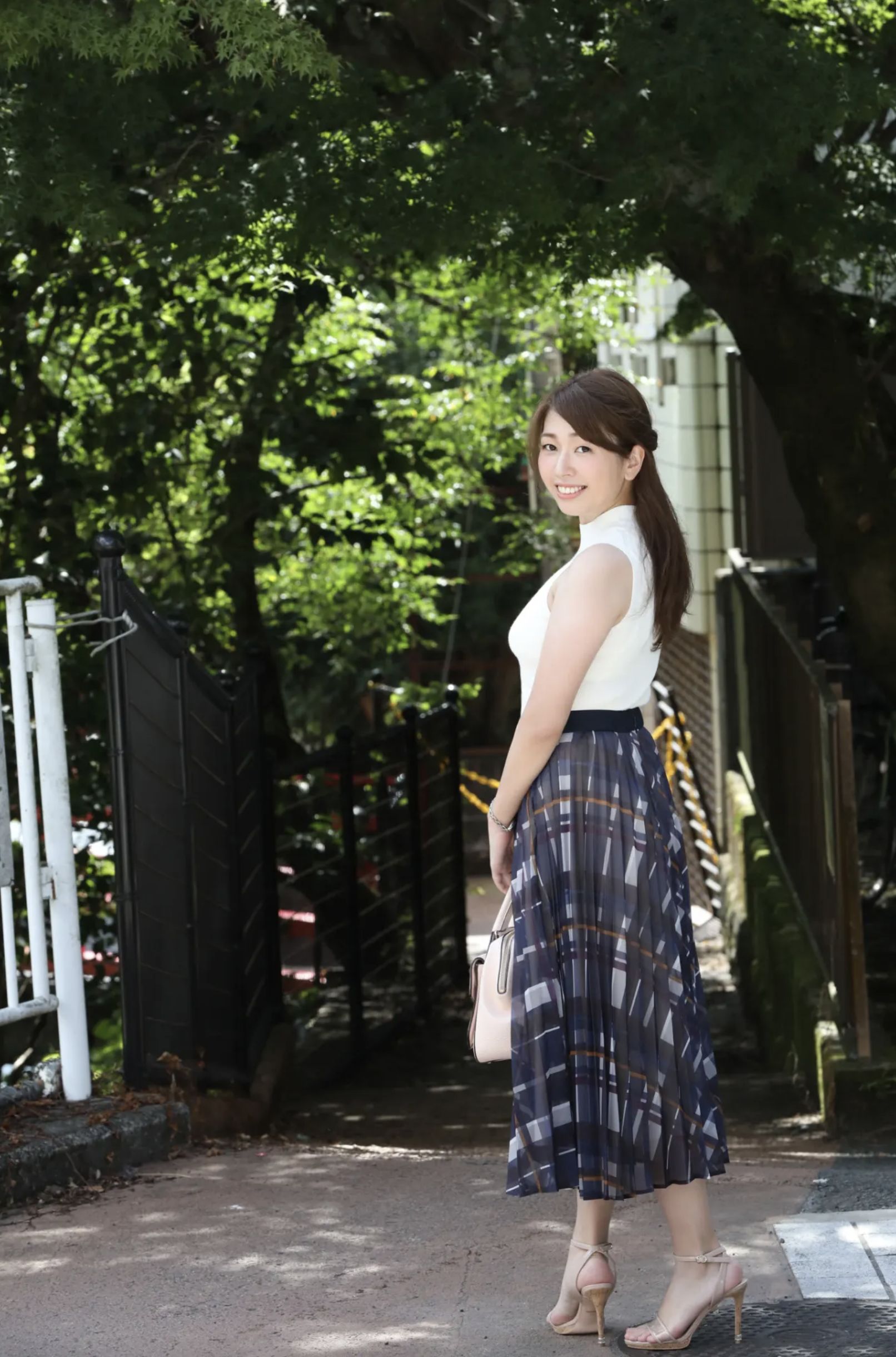 杉本佳代 東海No.1巨乳キャスター Ｇカップ乳初ヌード