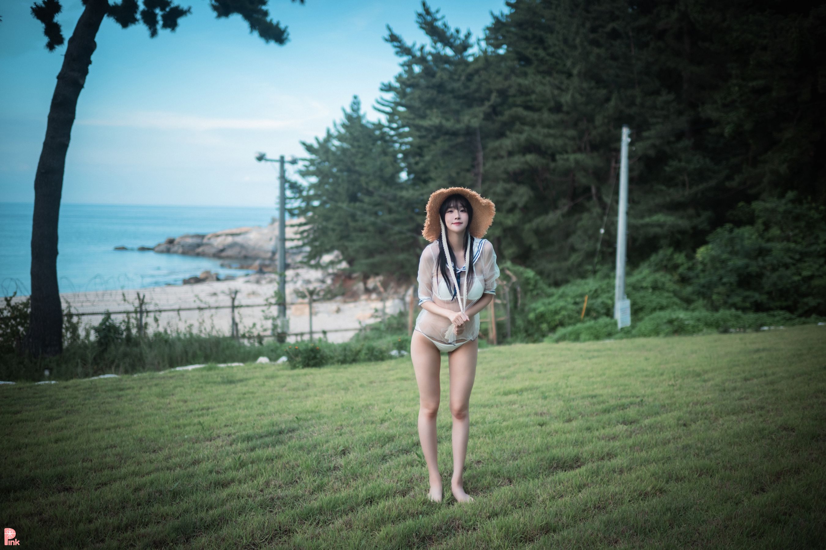 [PINK RIBBON] Ahrin - Bikini Day