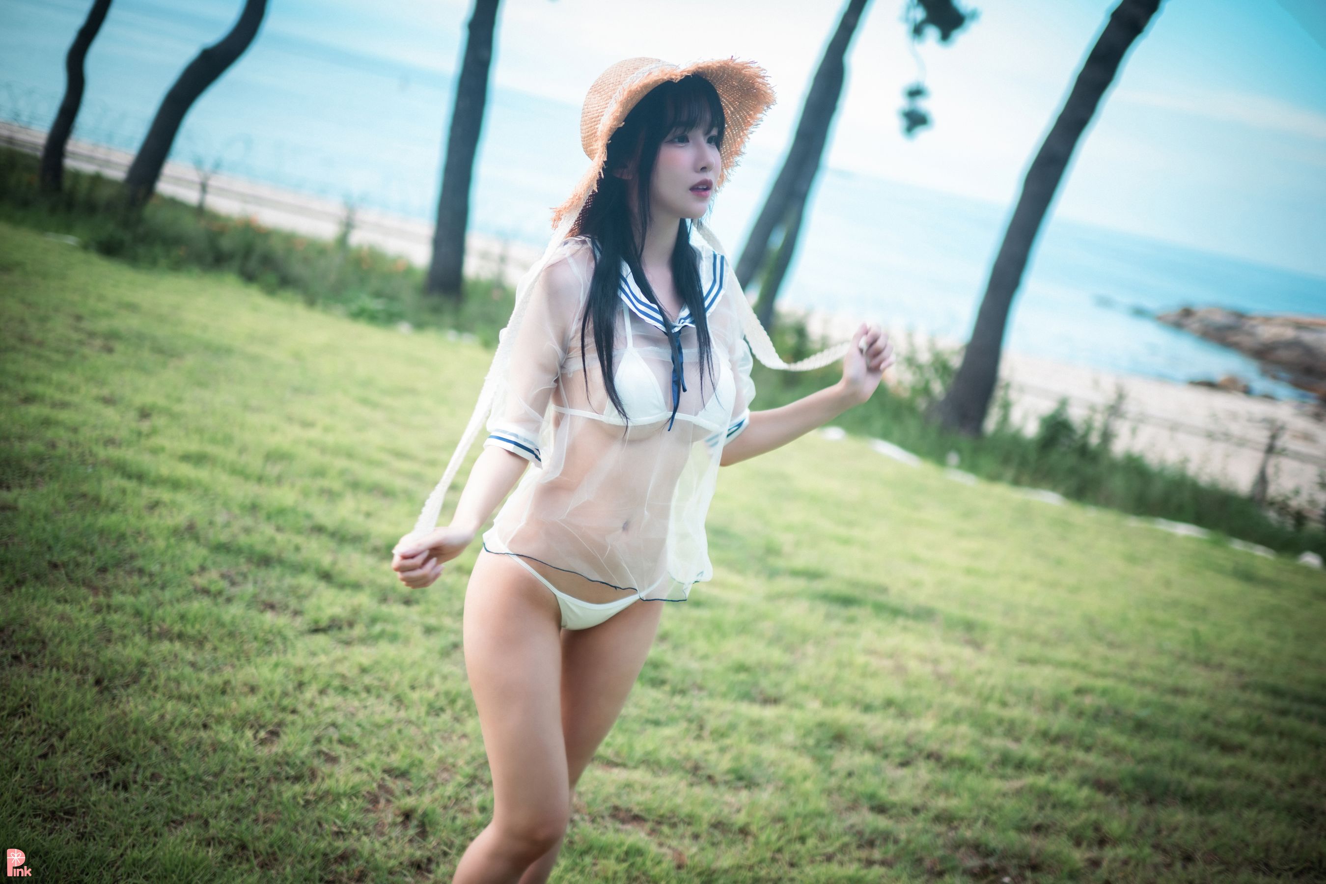 [PINK RIBBON] Ahrin - Bikini Day