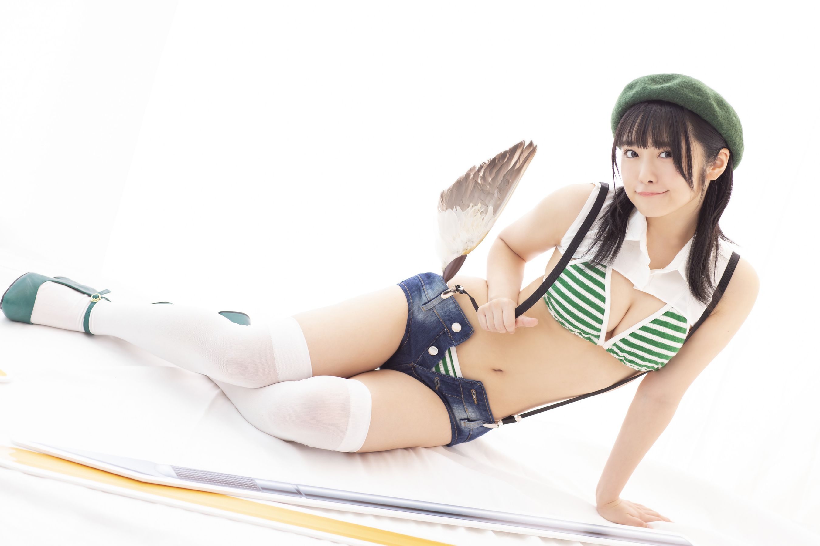 岡田彩夢 デジタル写真集 キミとキャンバスライフ