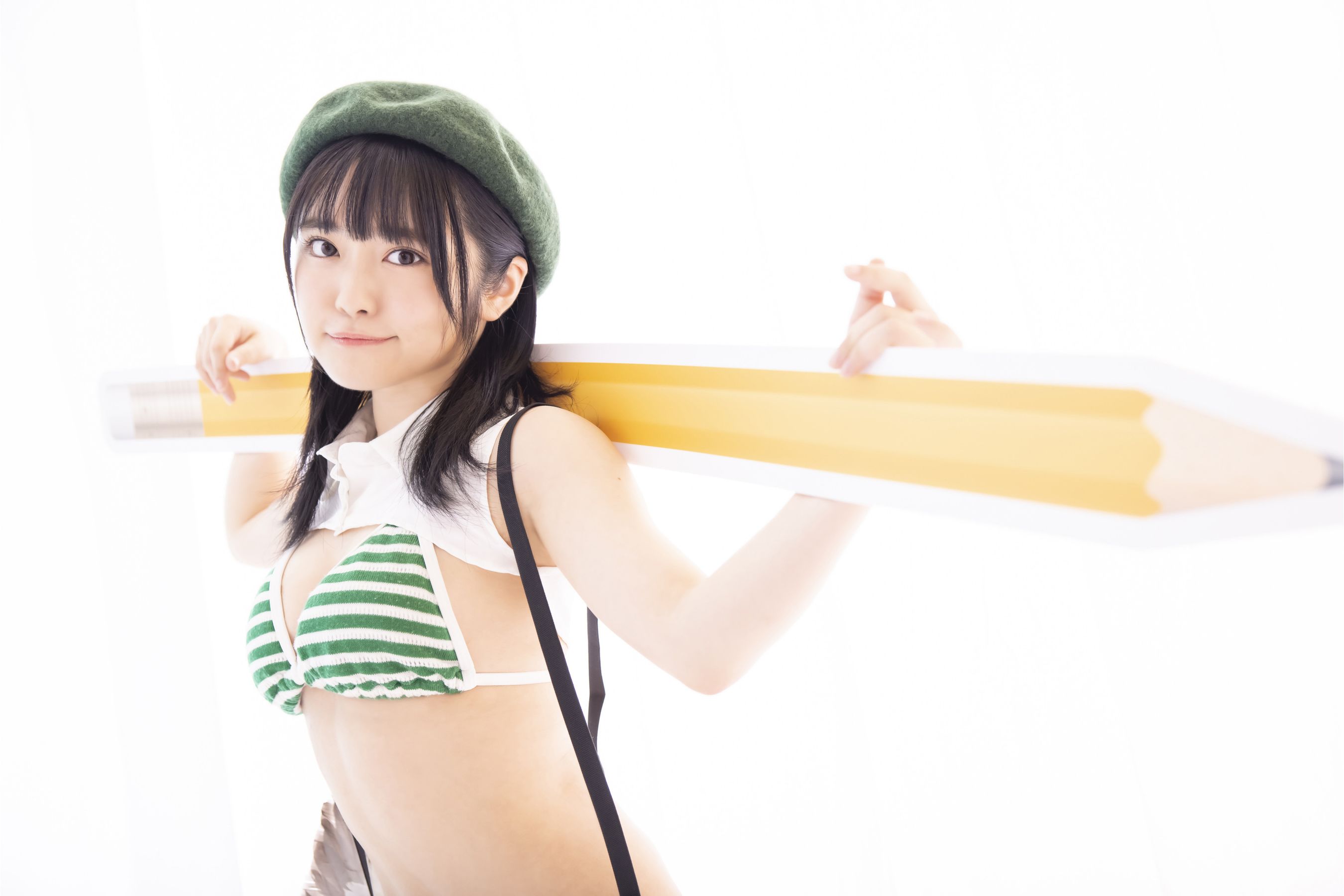 岡田彩夢 デジタル写真集 キミとキャンバスライフ