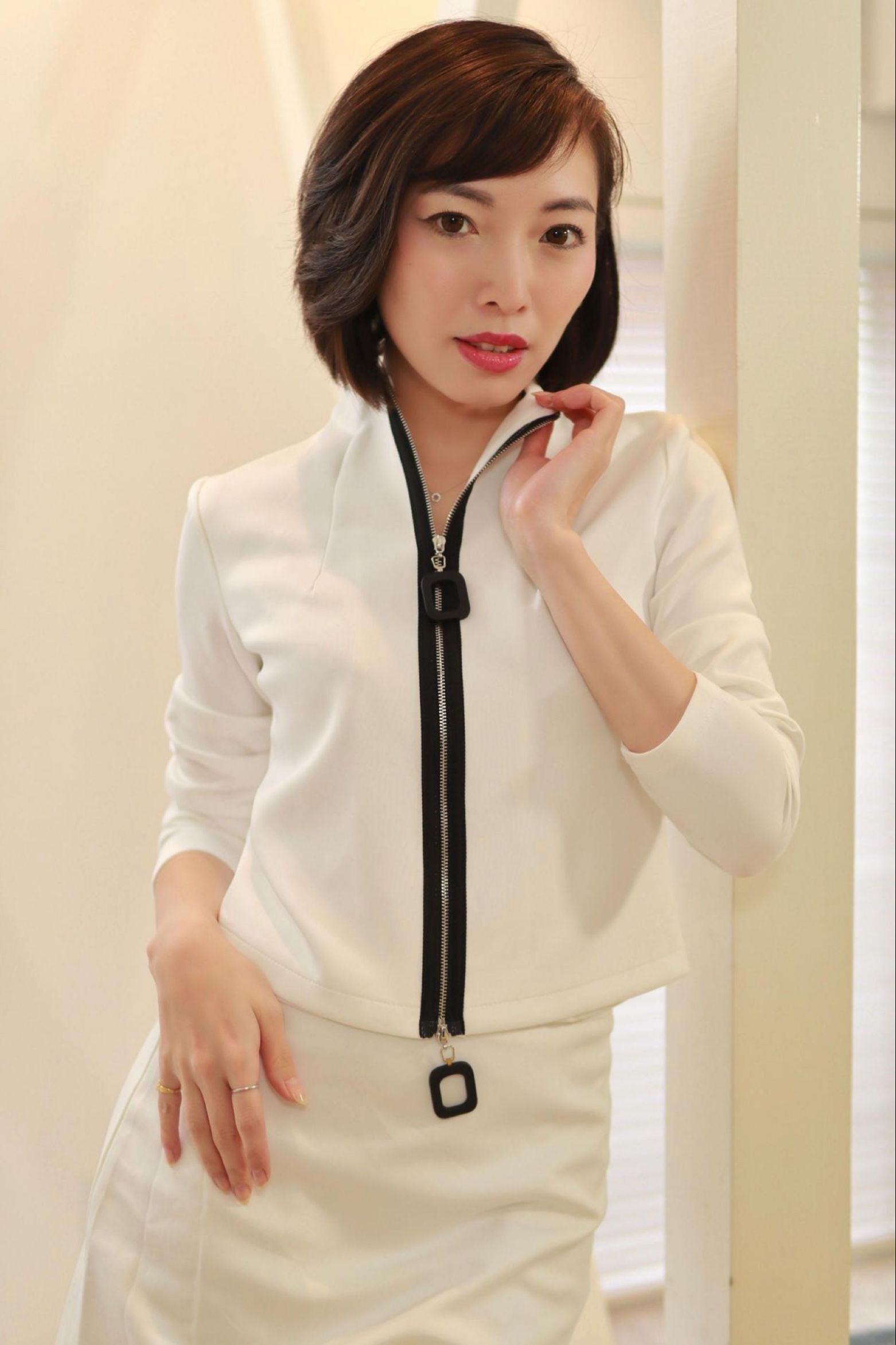 峰玲子 デジタル写真集 抱きしめて
