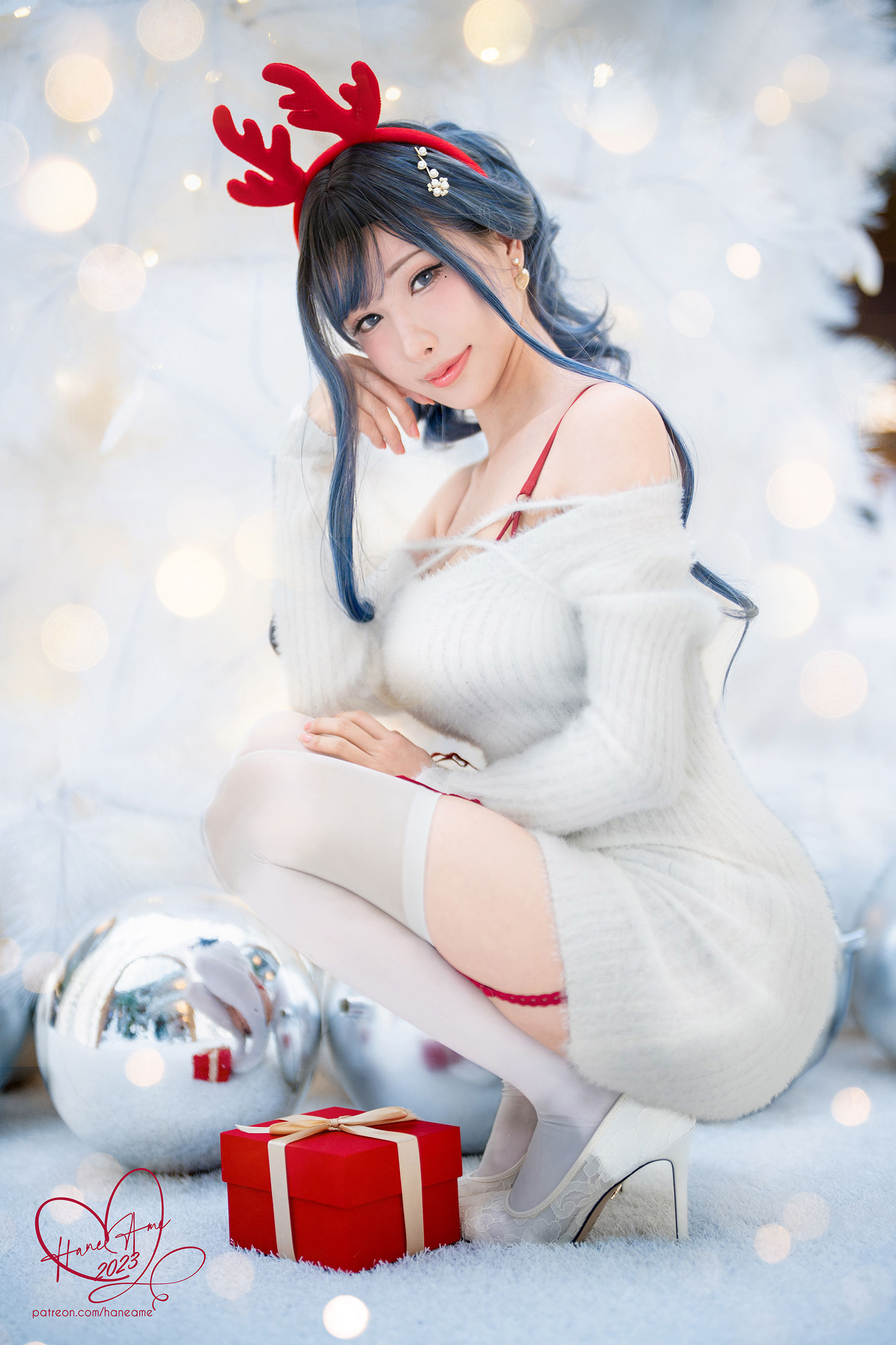 Hane Ame 雨波写真 - Original 2023 White Christmas Moose Onesan