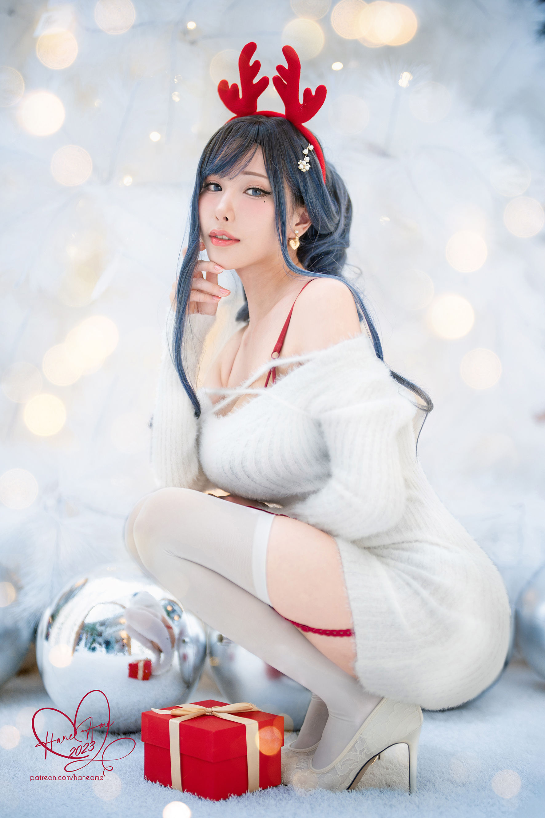 Hane Ame 雨波写真 - Original 2023 White Christmas Moose Onesan