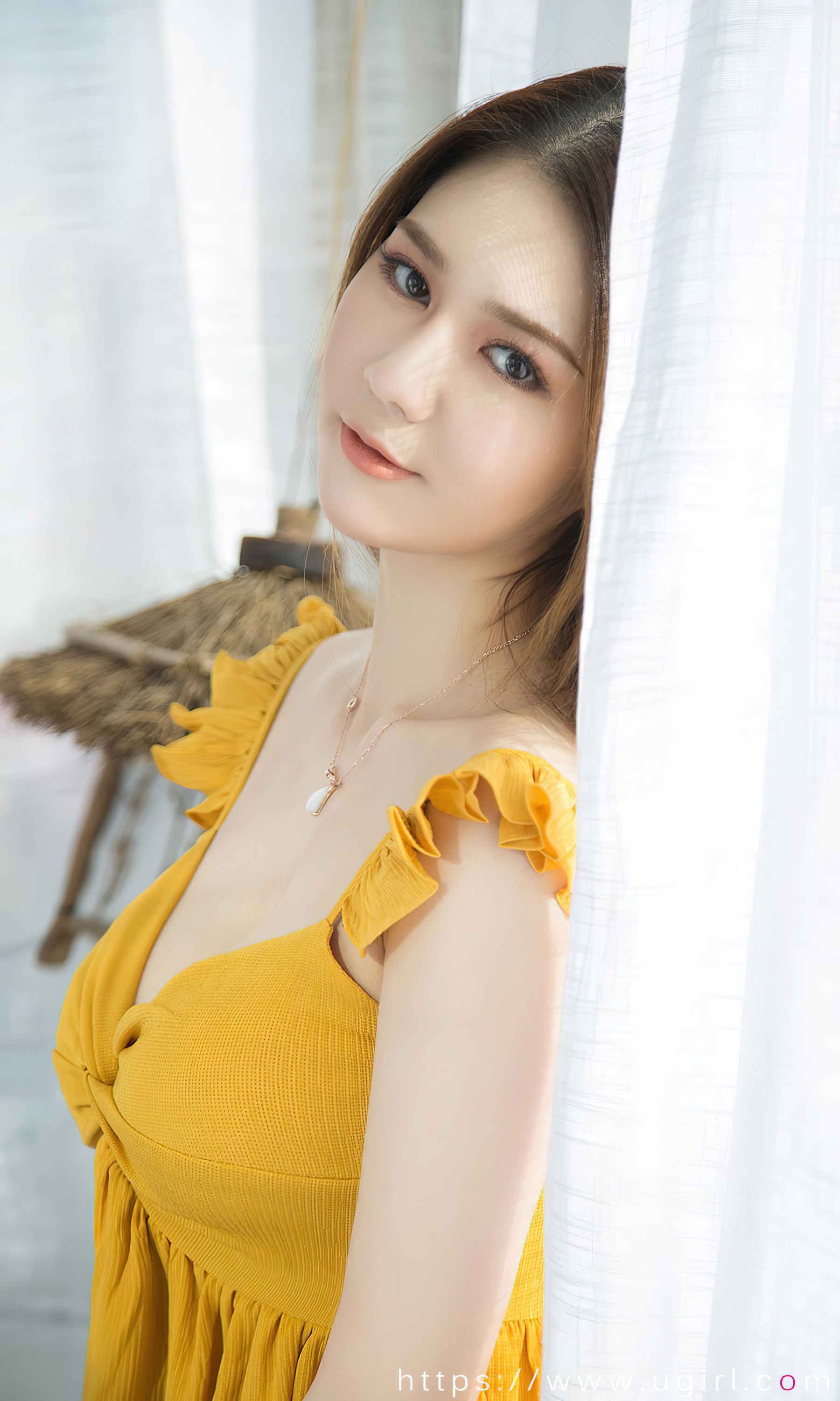 [Ugirls]爱尤物 No.2733 夜间萤火 如歌
