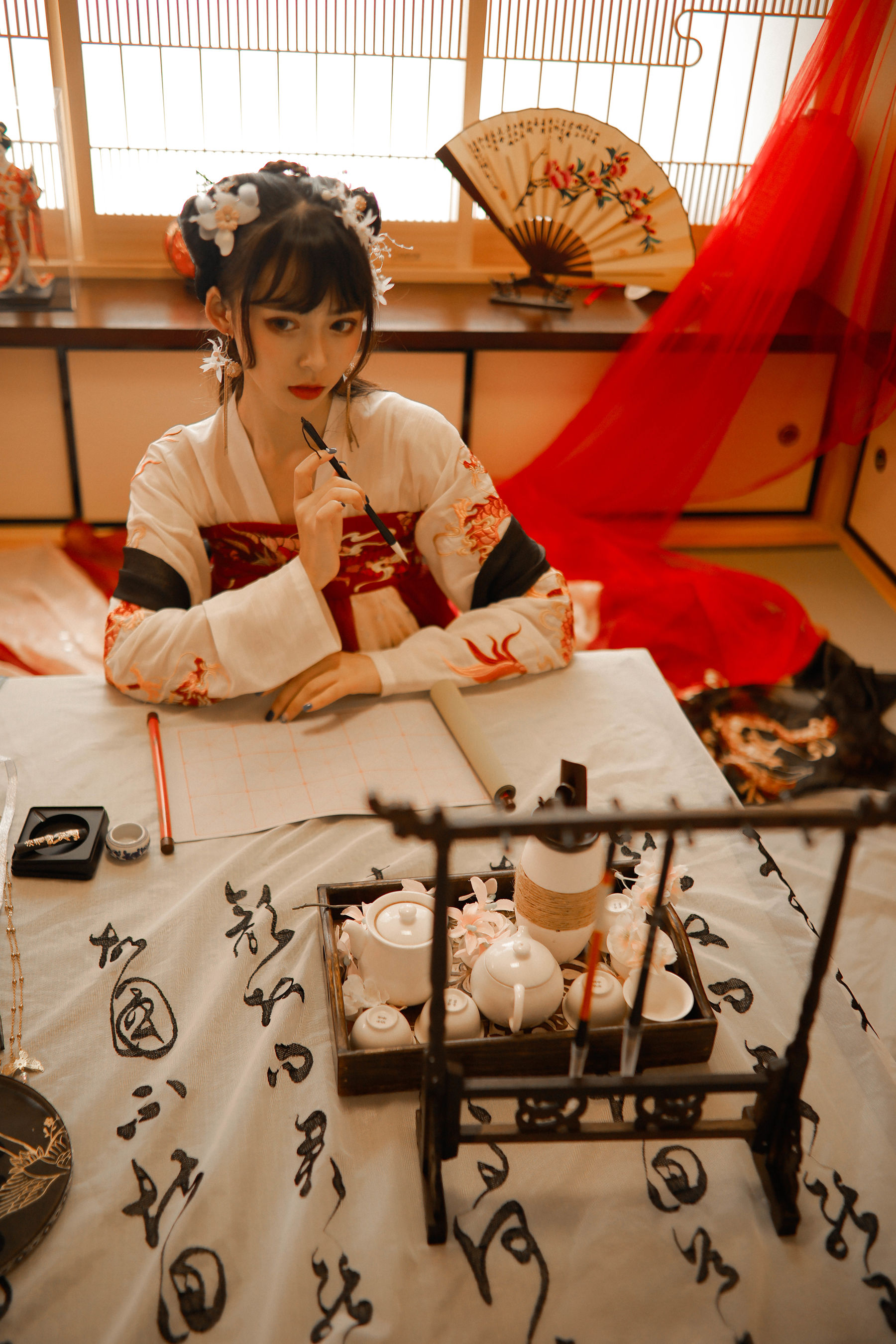 虫皿虫皿 - 龙母汉服
