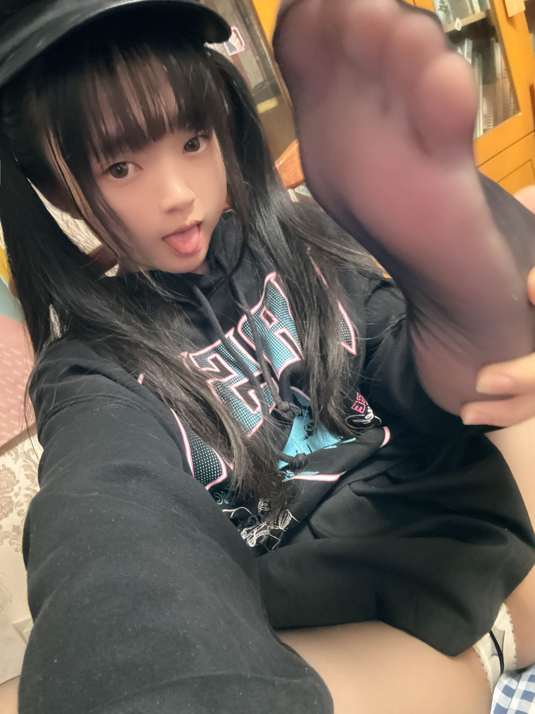 神沢永莉 - 别看大姐姐啦