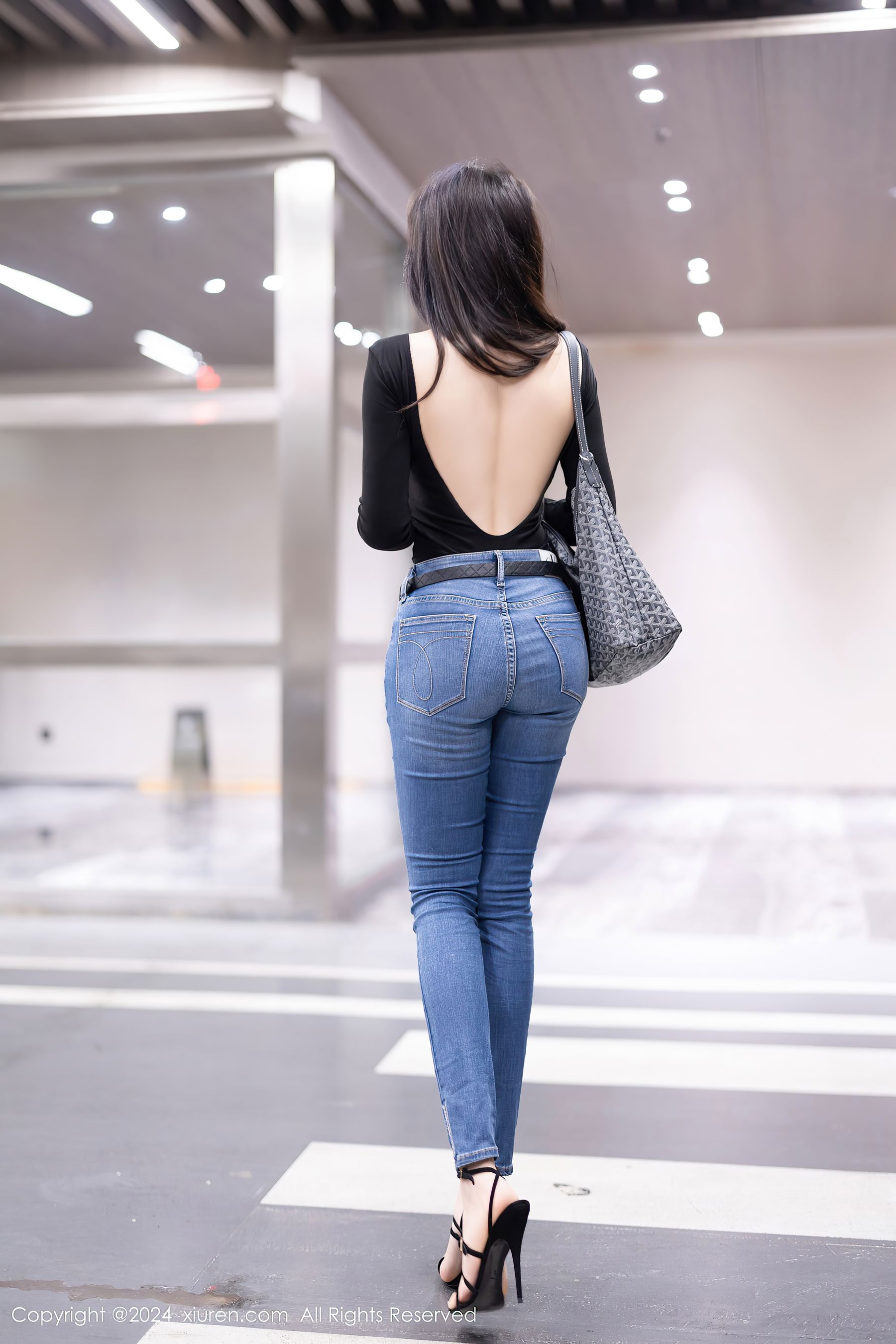 [秀人XiuRen] 2024.04.12 No.8385 徐莉芝Booty