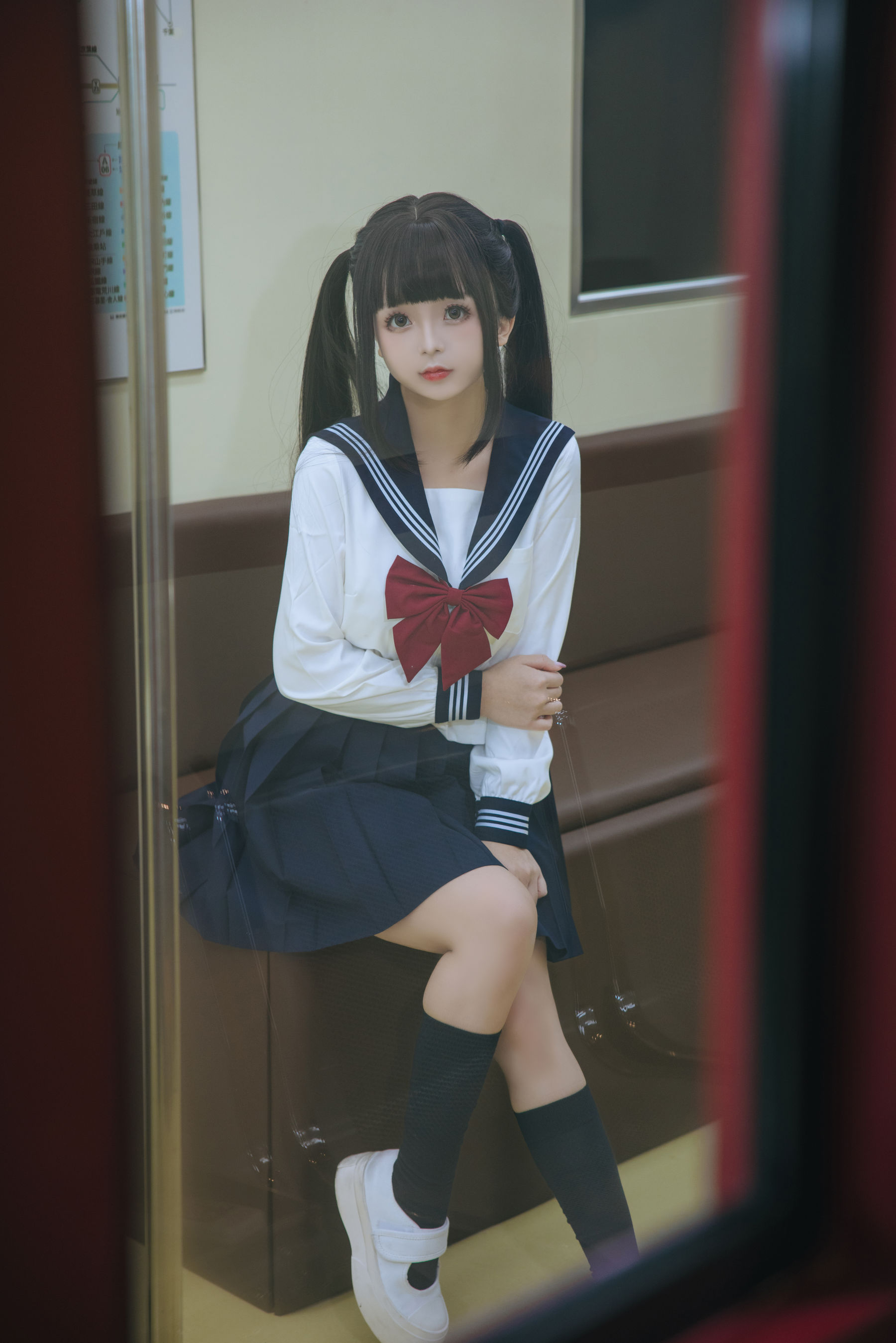 Cosplay日奈娇 - 列车JK