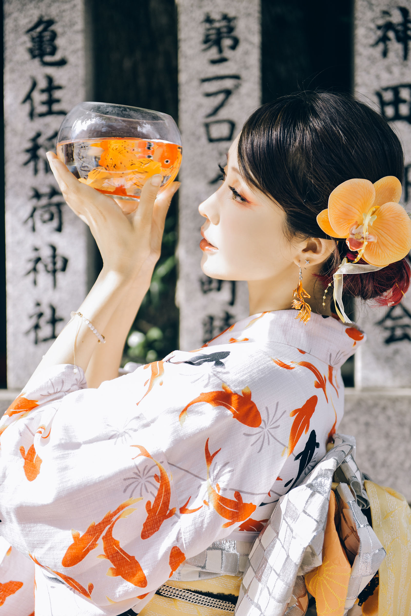 Ely_eee(ElyEE子) - Goldfish Stroll 金魚散步