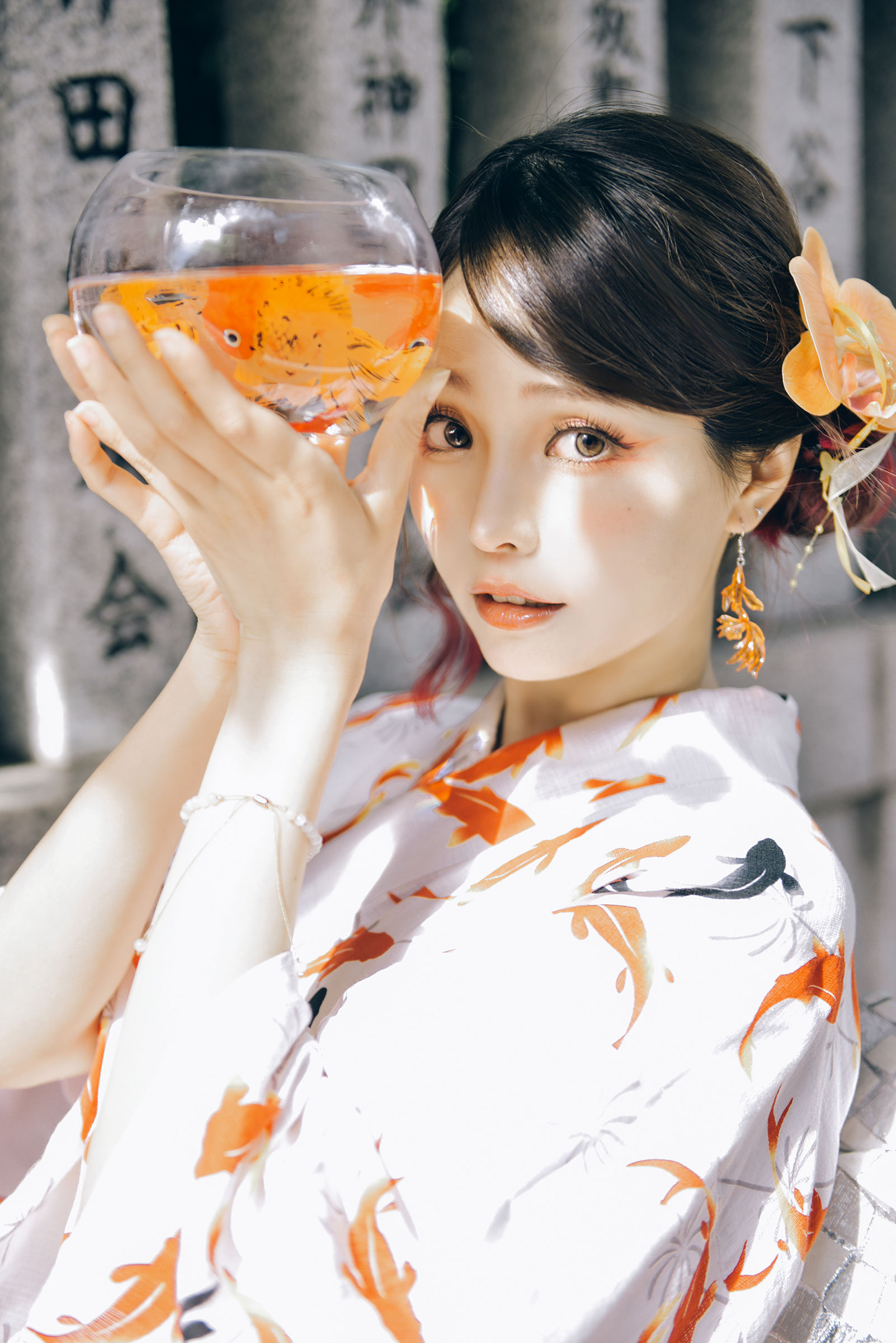 Ely_eee(ElyEE子) - Goldfish Stroll 金魚散步