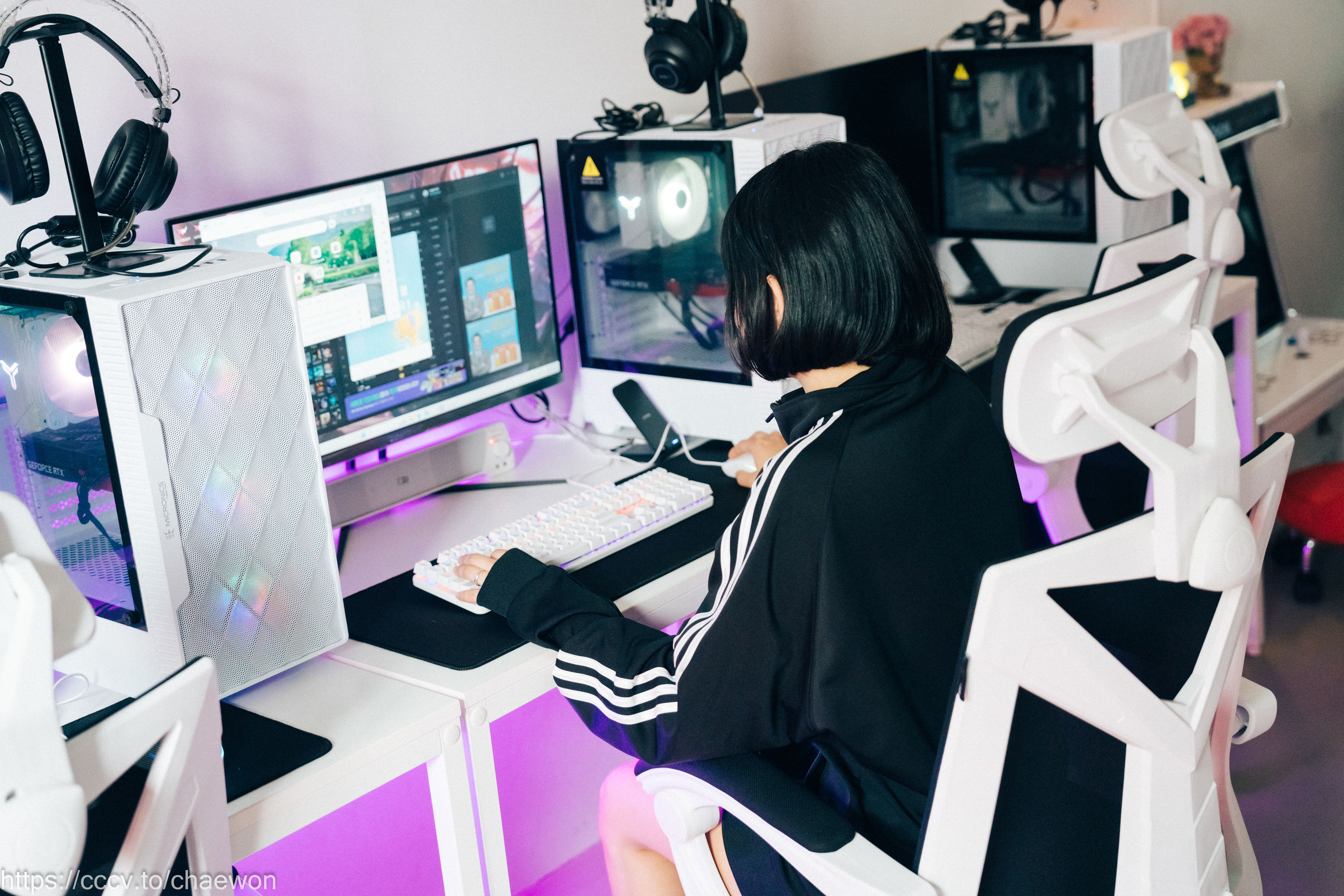 [LOOZY] Zia - PC room with sp