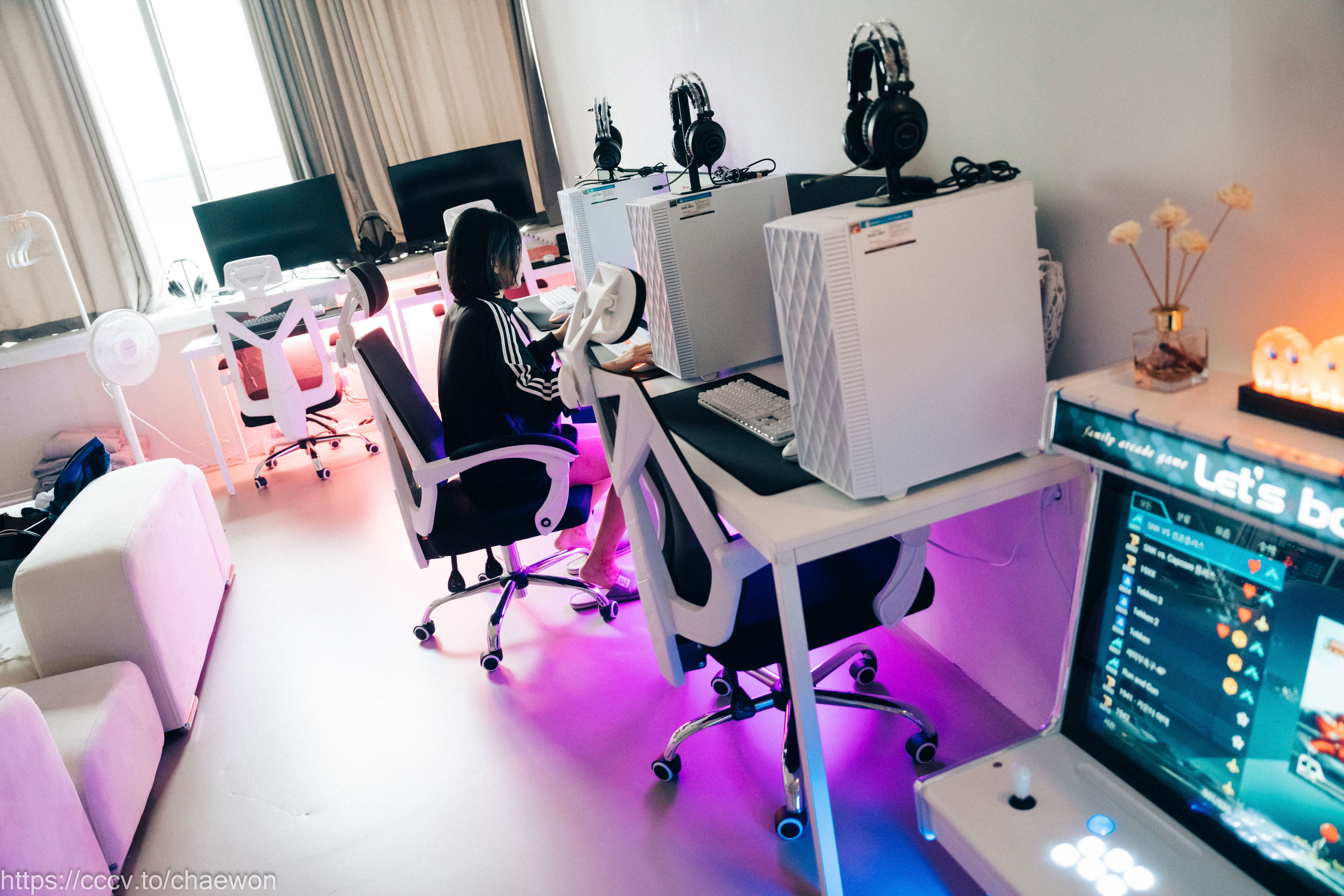 [LOOZY] Zia - PC room with sp
