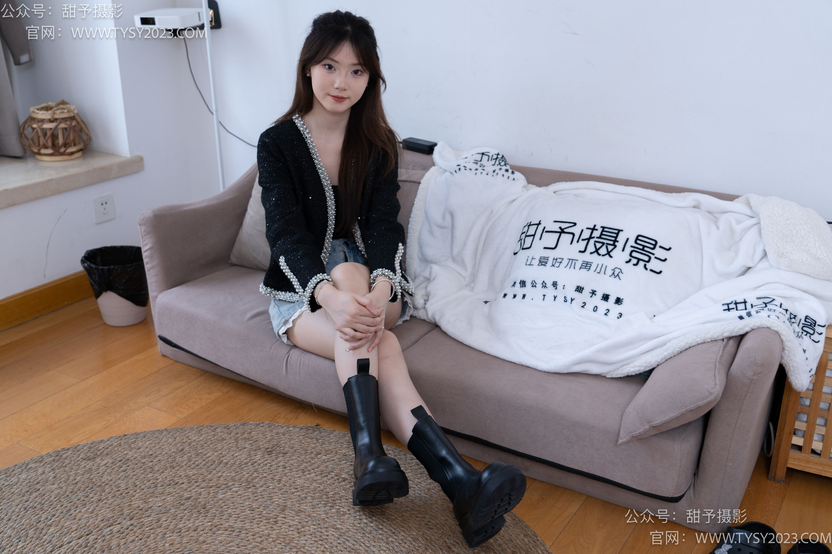甜予摄影 No.065 璇璇 -靴子、洞洞鞋、白棉袜、裸足