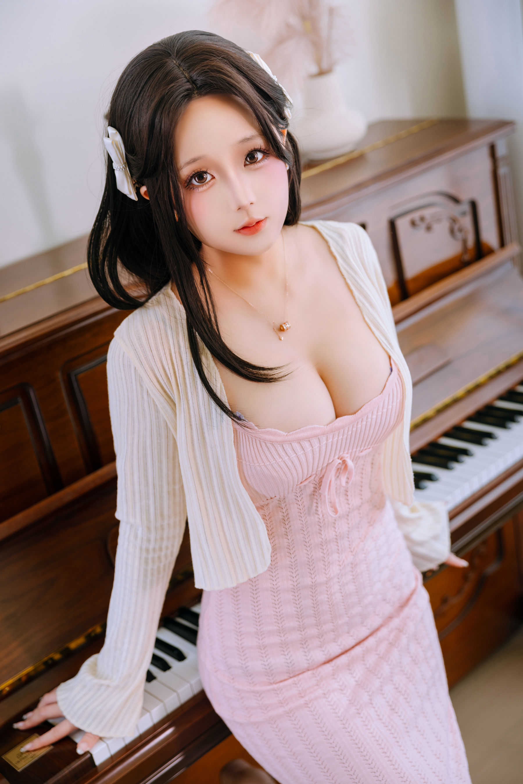 Cosplay 日奈娇 - 钢琴老师
