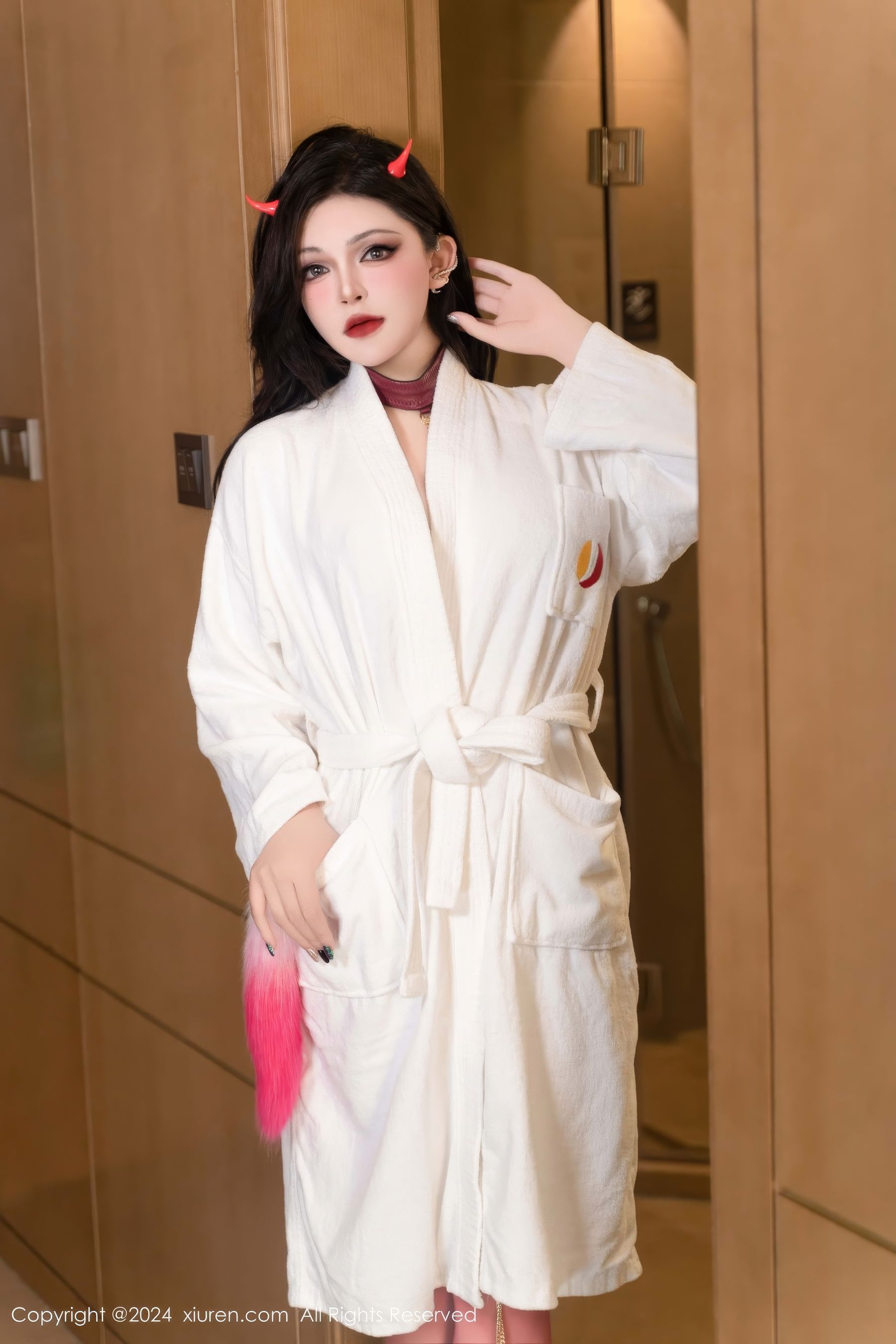 [秀人XiuRen] 2024.10.28 No.9352 伊丽莎有点白