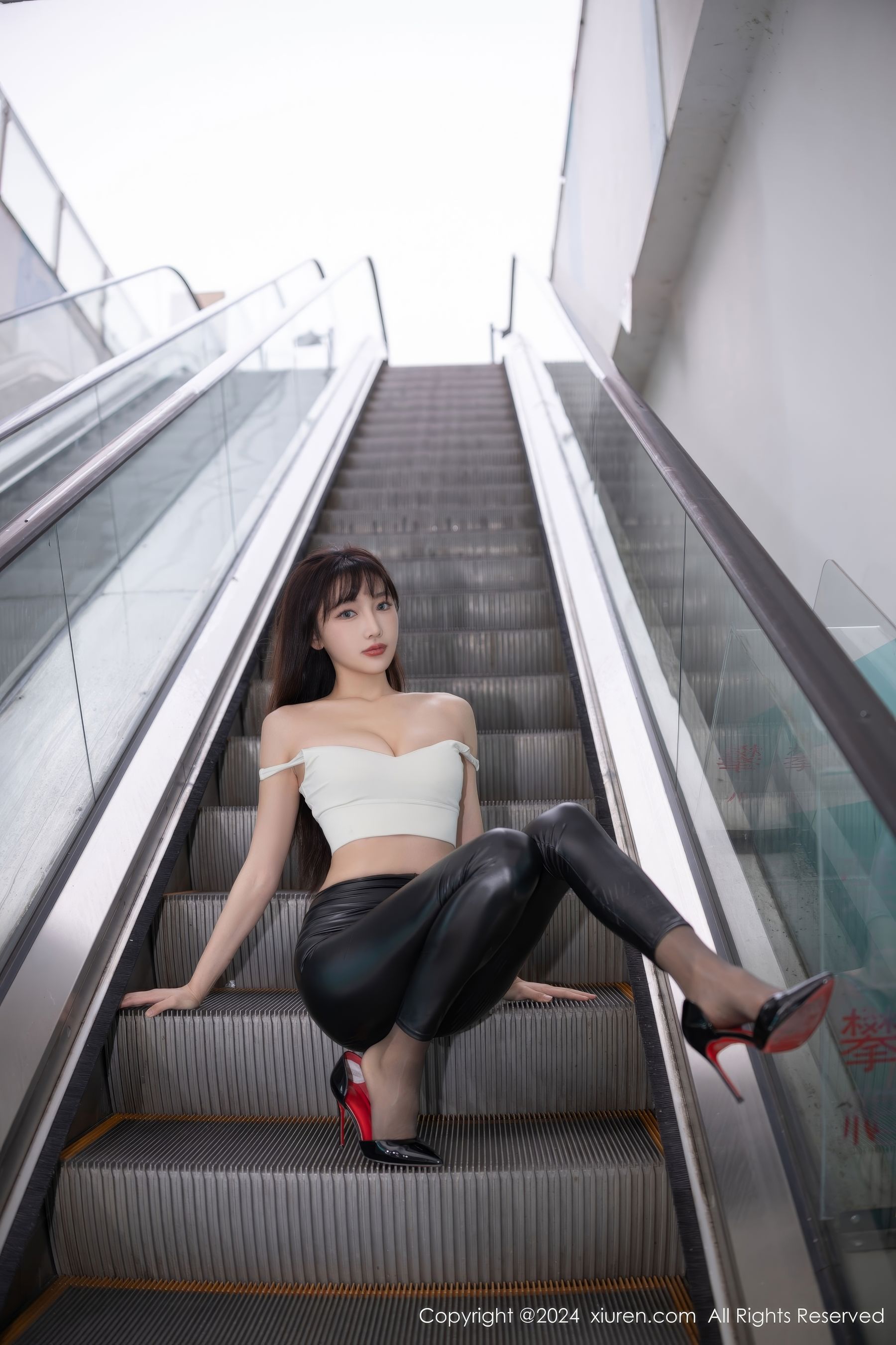[秀人XiuRen] 2024.10.31 No.9377 陆萱萱