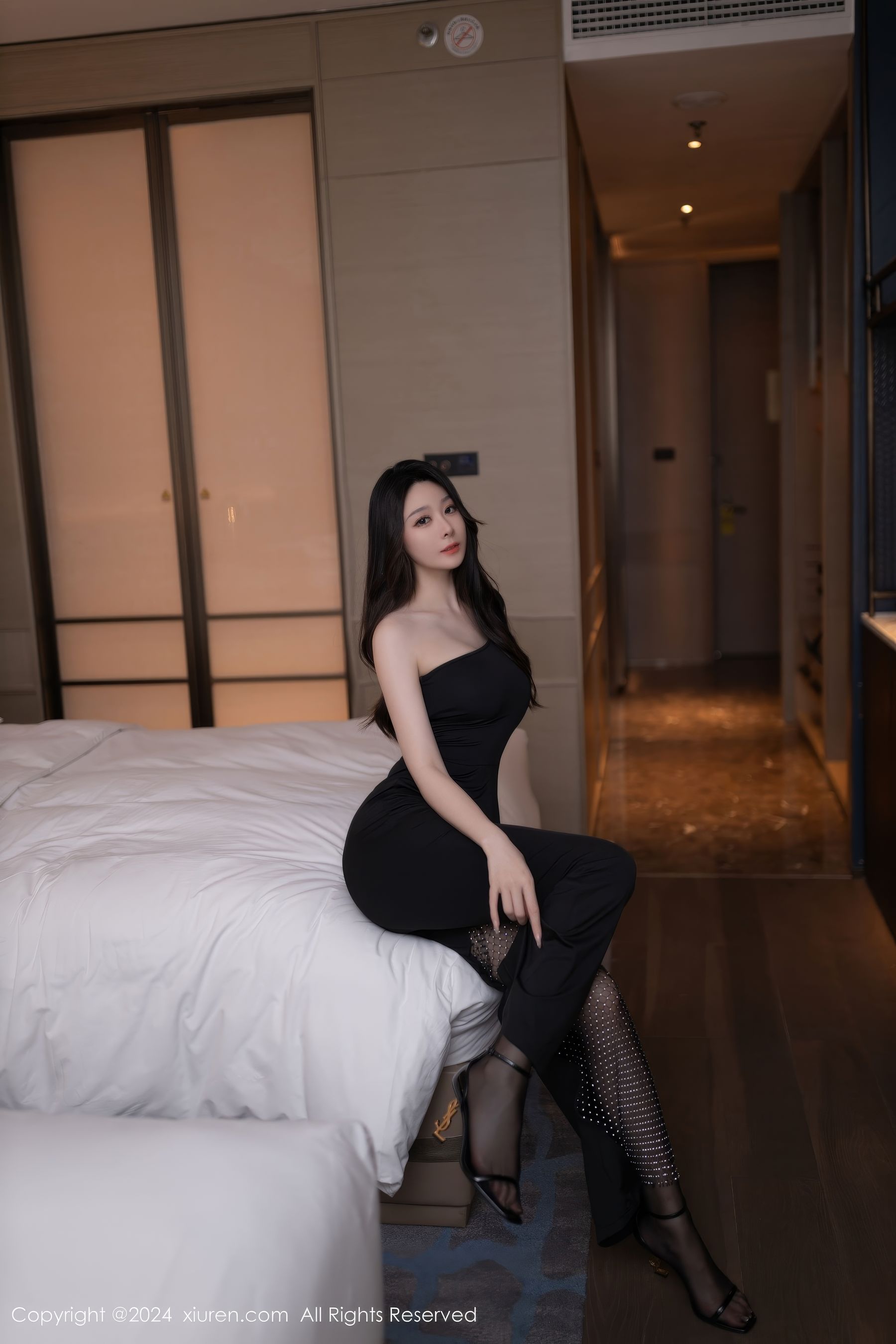 [秀人XiuRen] 2024.11.01 No.9386 小逗逗