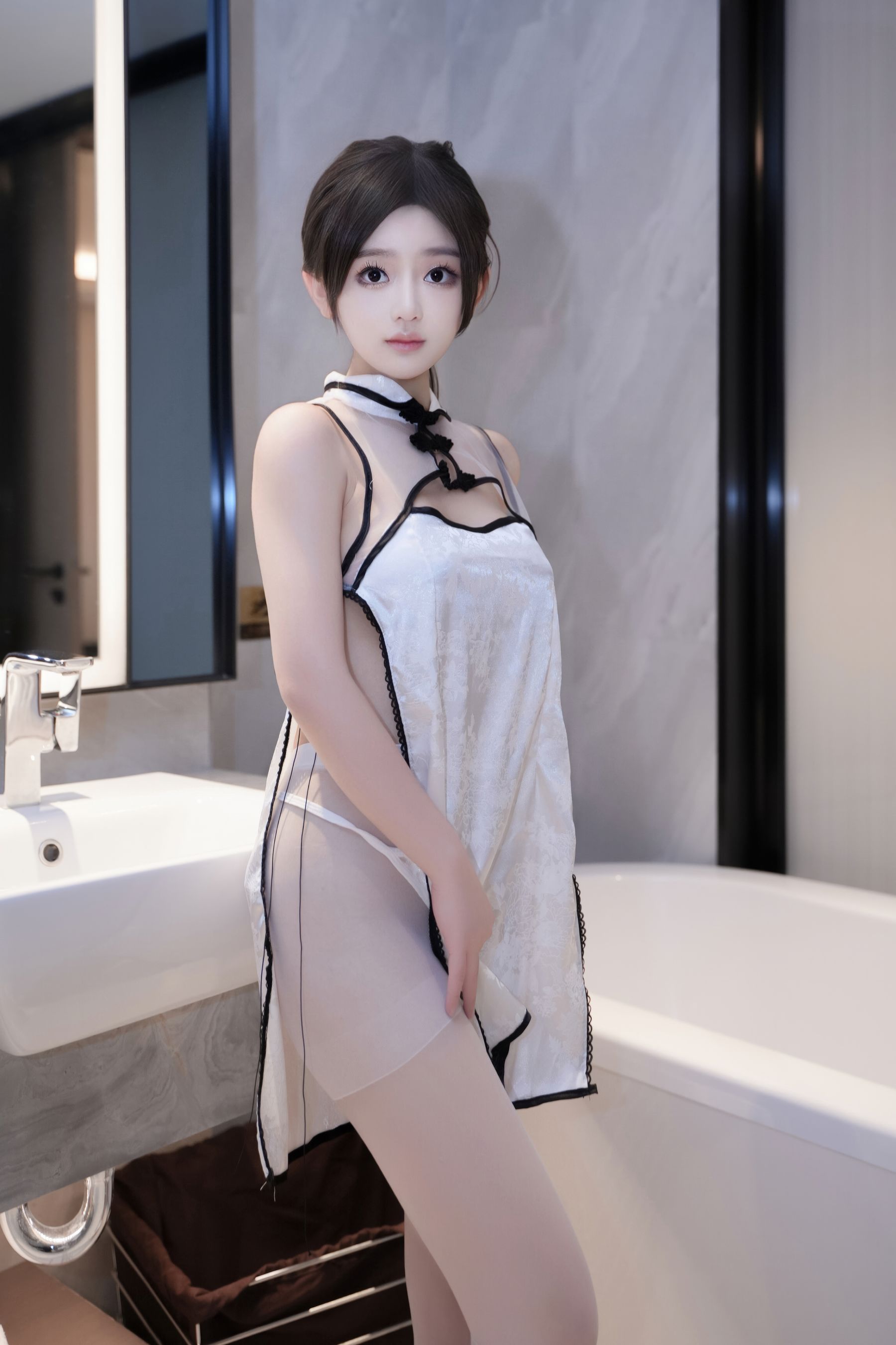 奶茶味的包子 - 白色旗袍