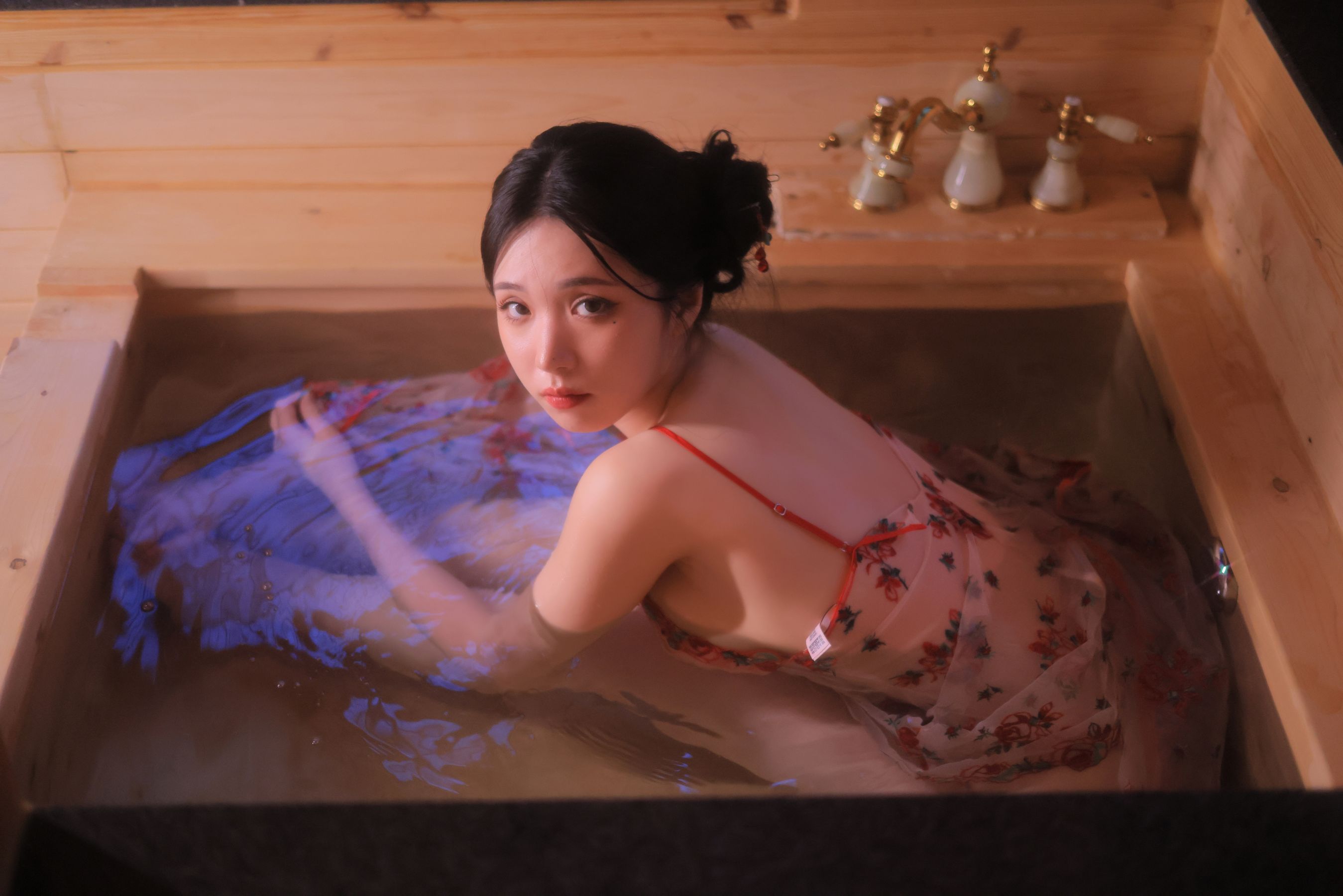 Yeonwoo - Heat - 2