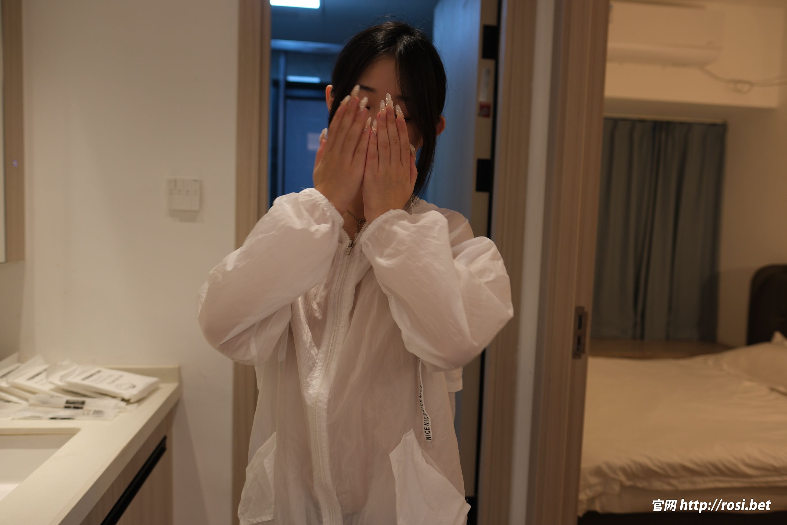 [ROSI写真] 2024.12.23 NO.4767