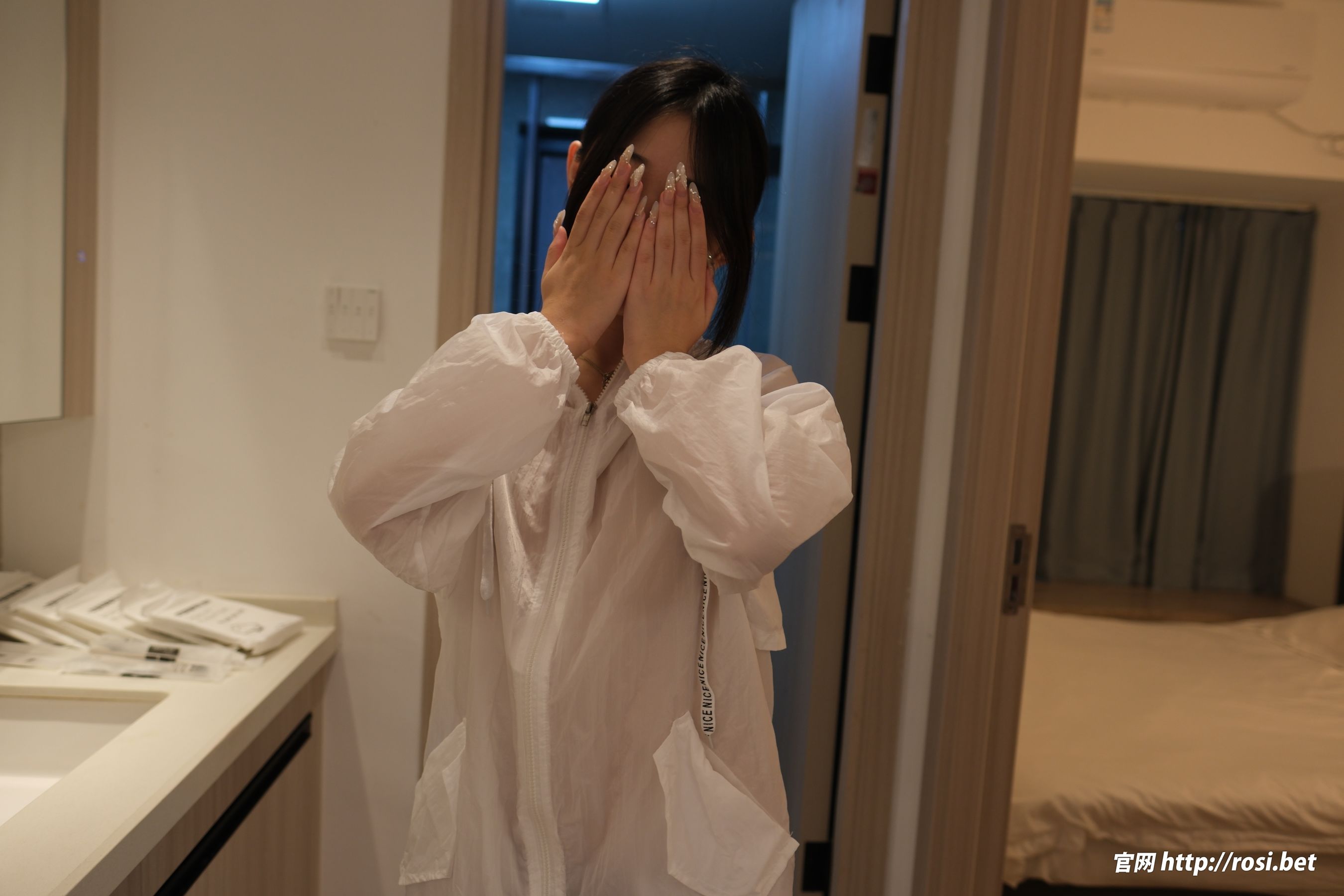[ROSI写真] 2024.12.23 NO.4767