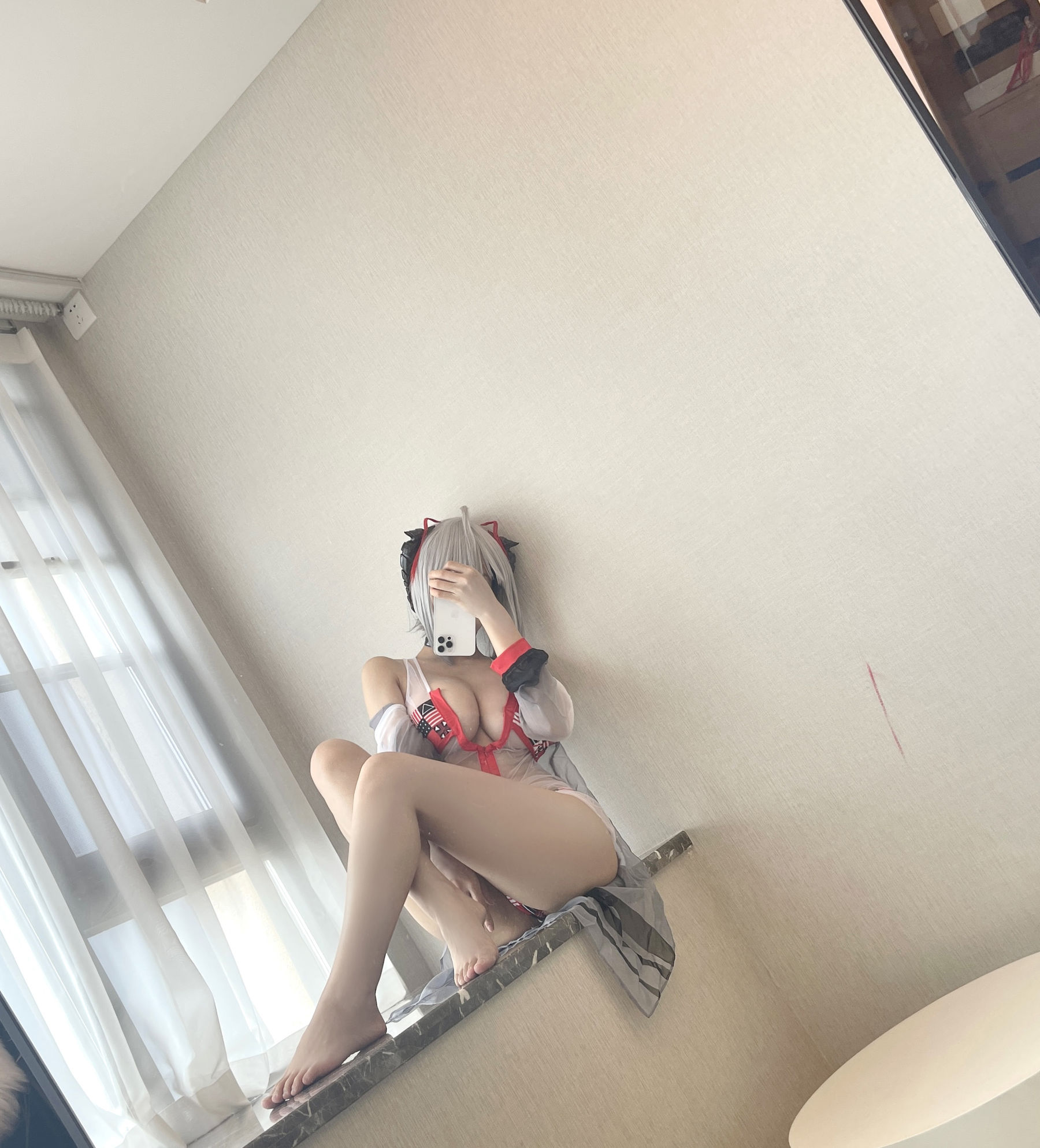 动漫博主小仓千代w - 明日方舟 W泳装