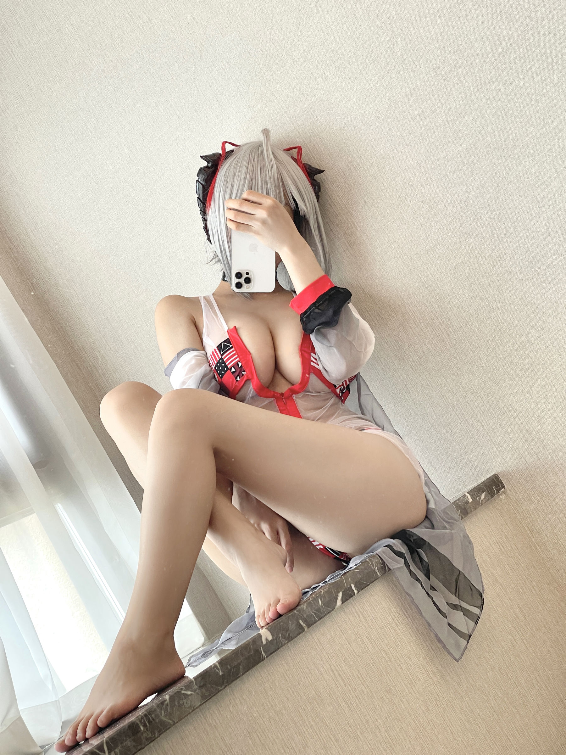 动漫博主小仓千代w - 明日方舟 W泳装