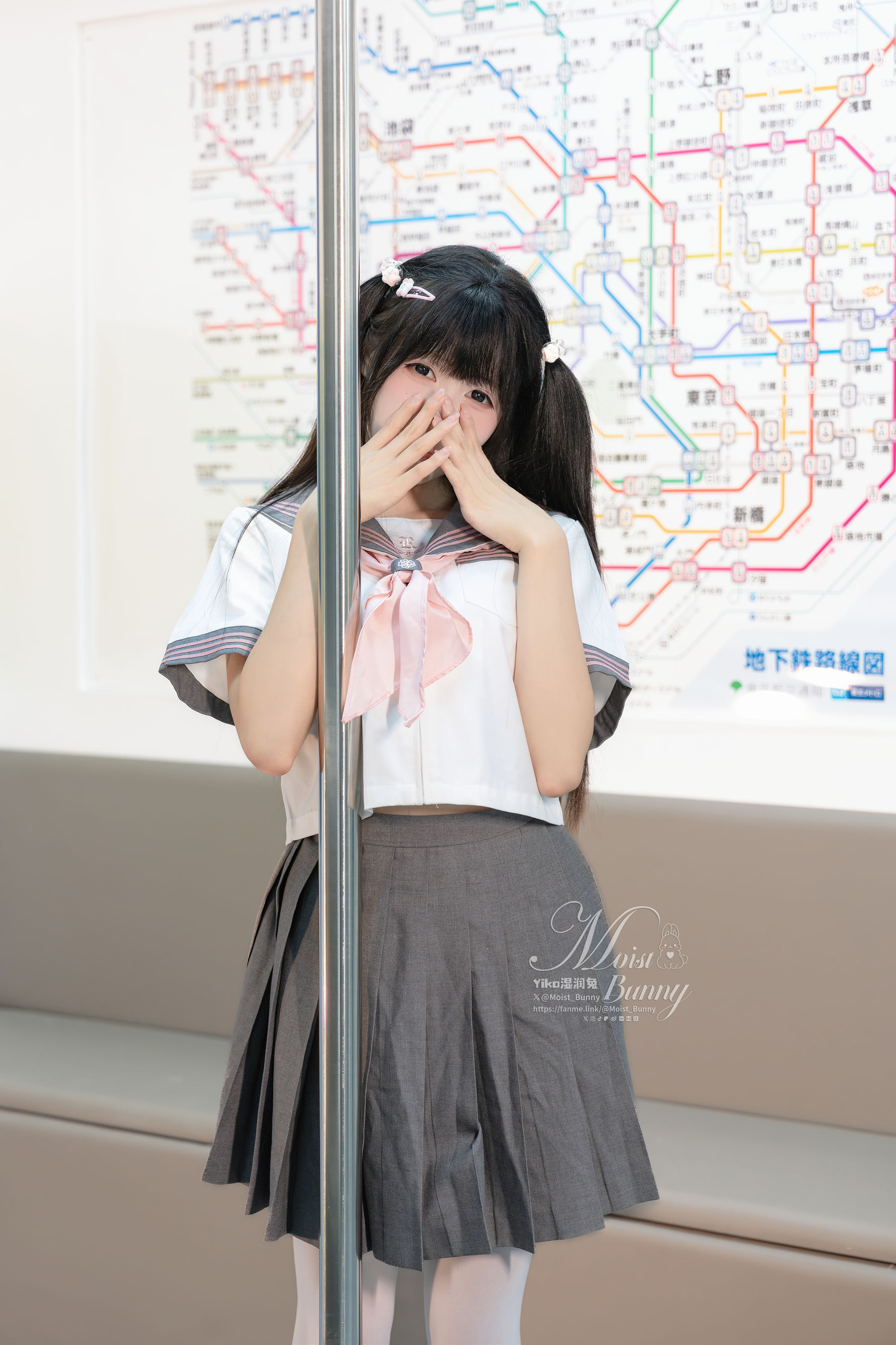 咬一口兔娘 - 地铁萌妹